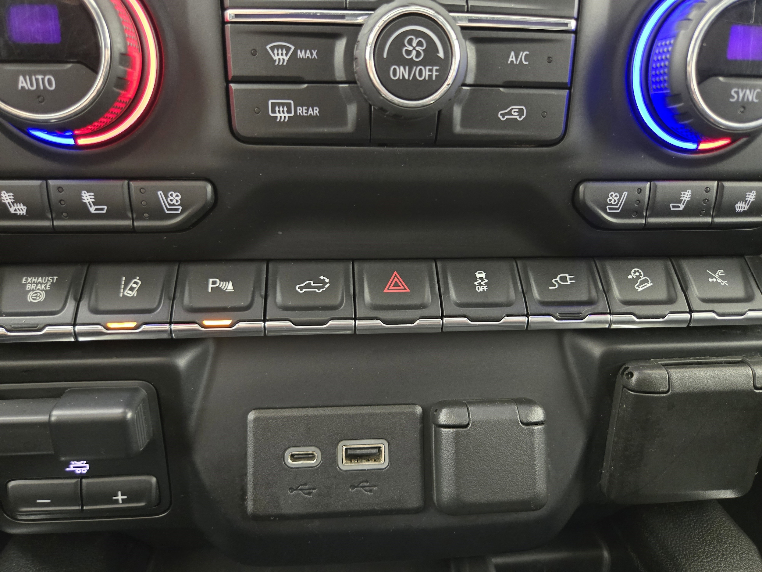 2021 Chevrolet Silverado 3500HD High Country - Photo 25