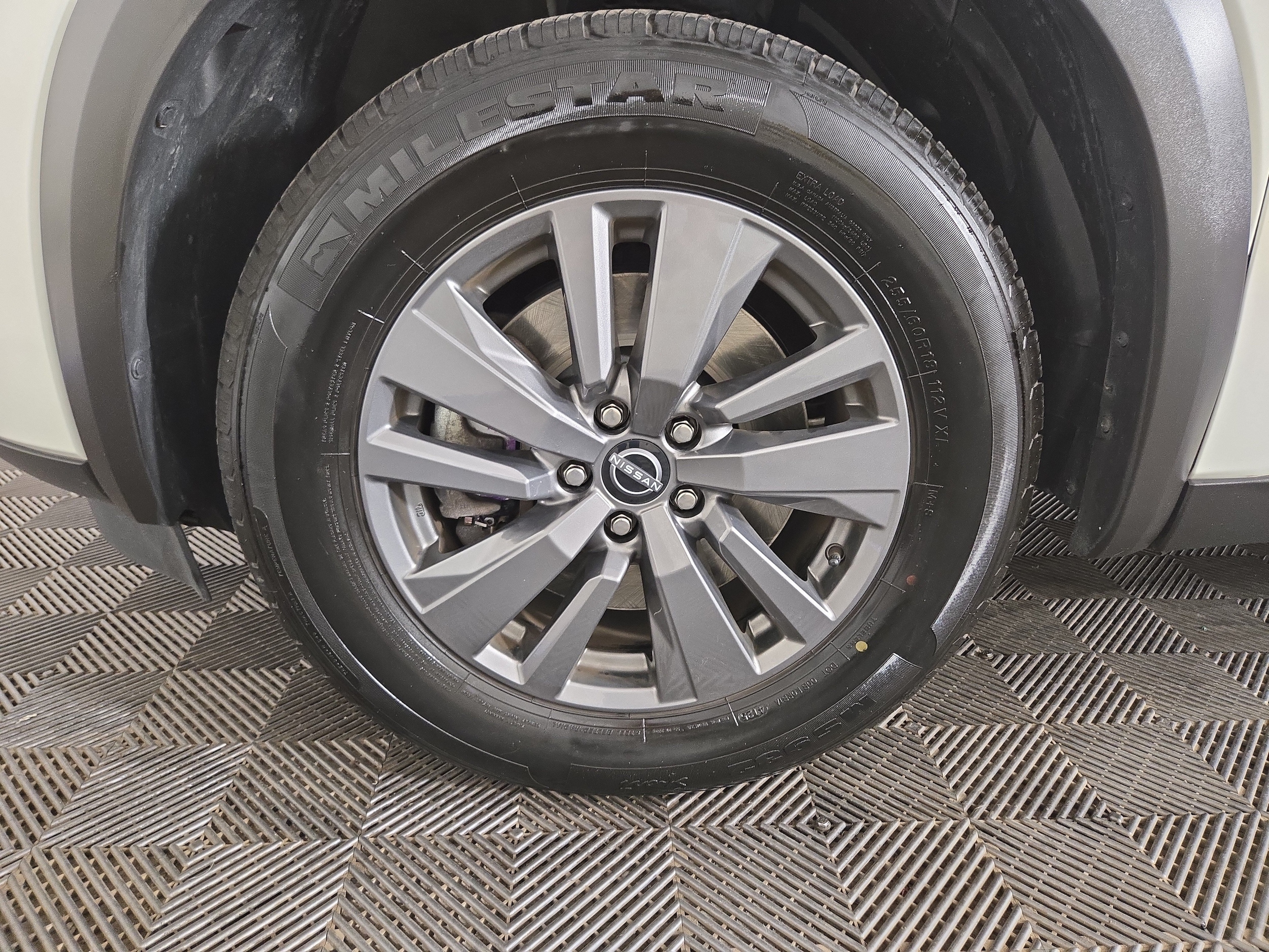 2024 Nissan Pathfinder SV - Photo 34