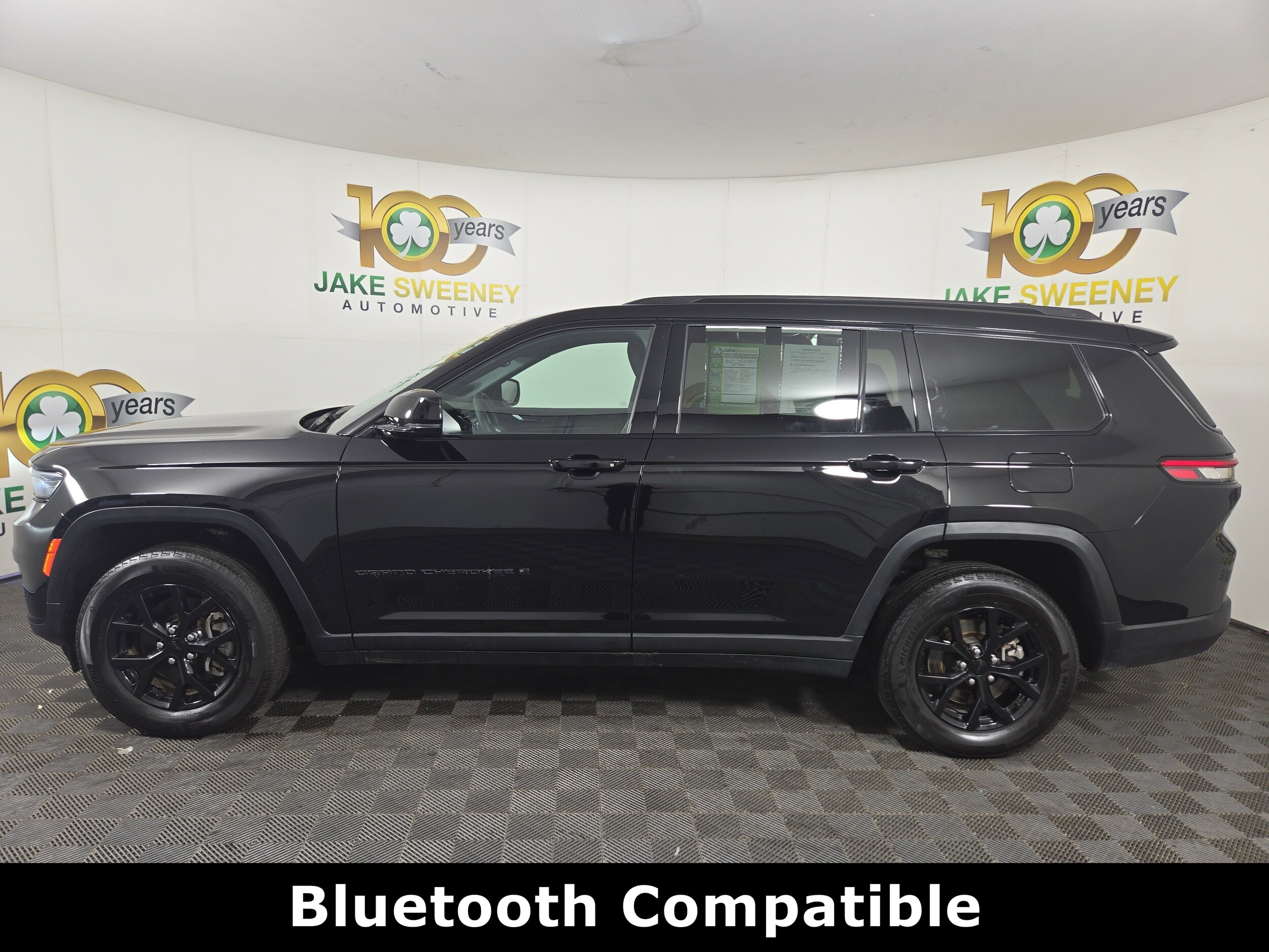2024 Jeep Grand Cherokee Altitude photo 2