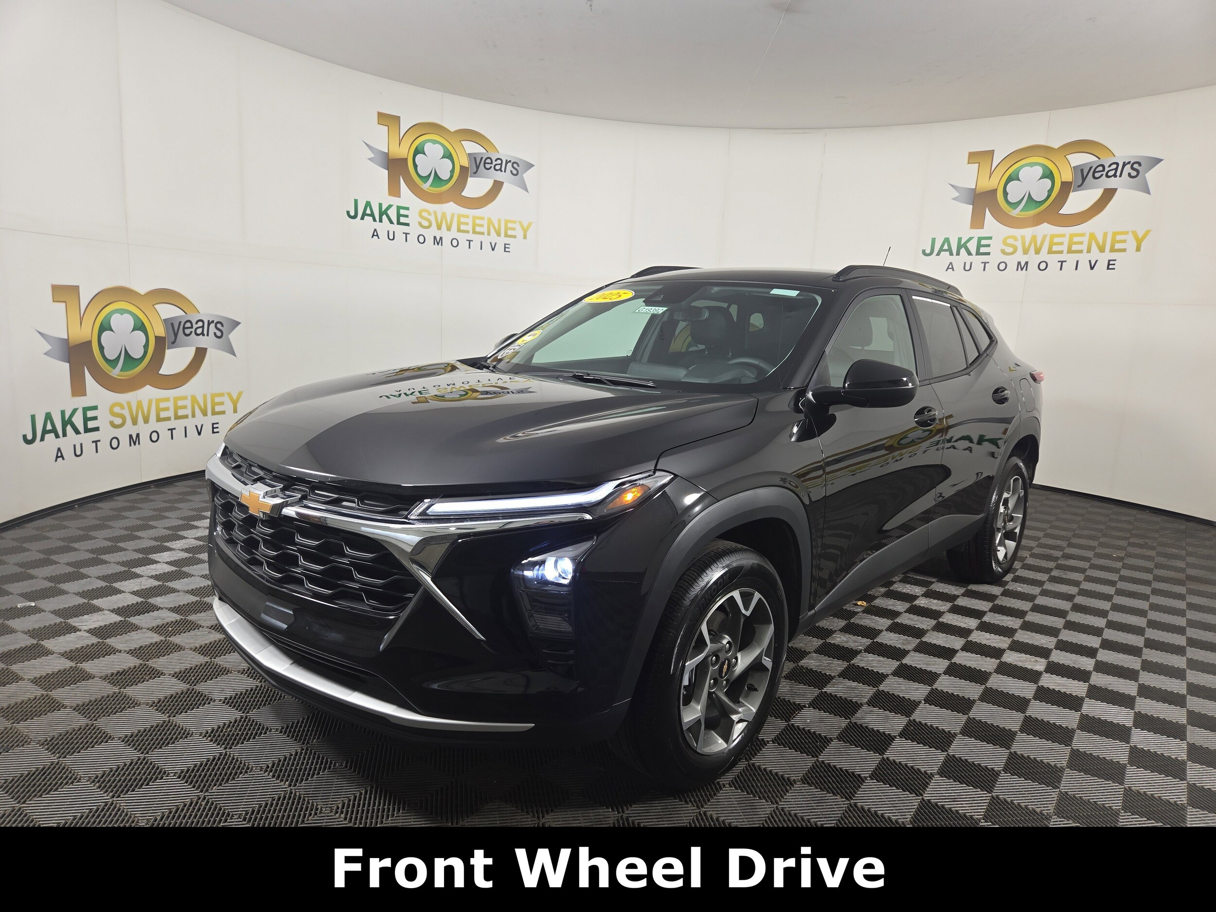 2025 Chevrolet Trax LT photo 2