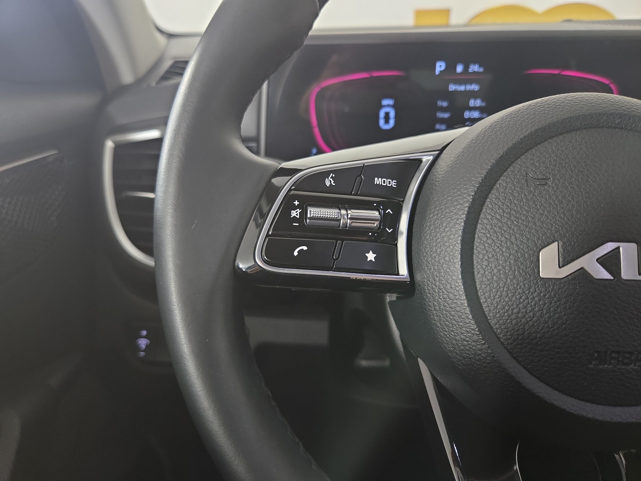 2025 Kia Seltos S - Photo 15