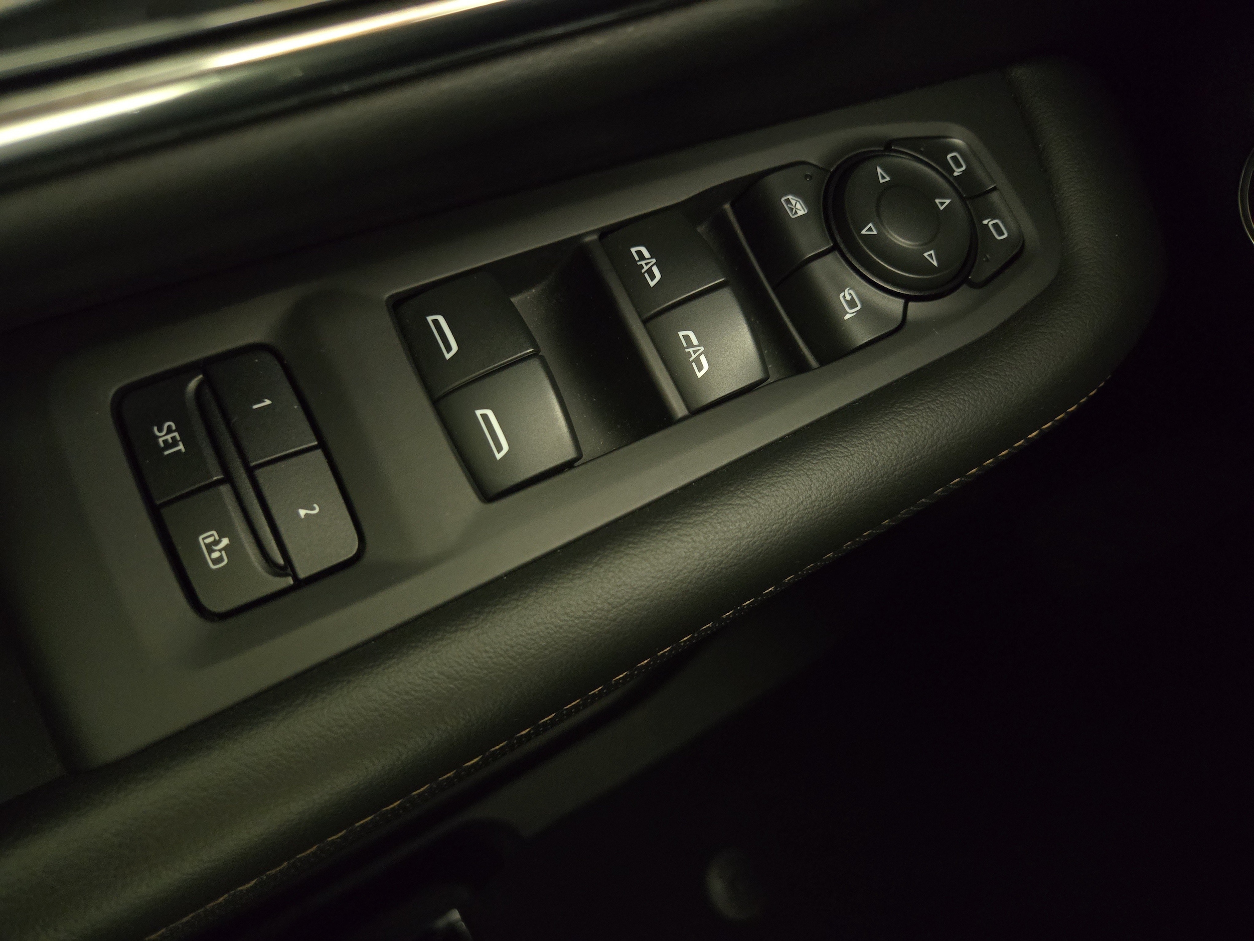 2023 GMC Yukon AT4 - Photo 28