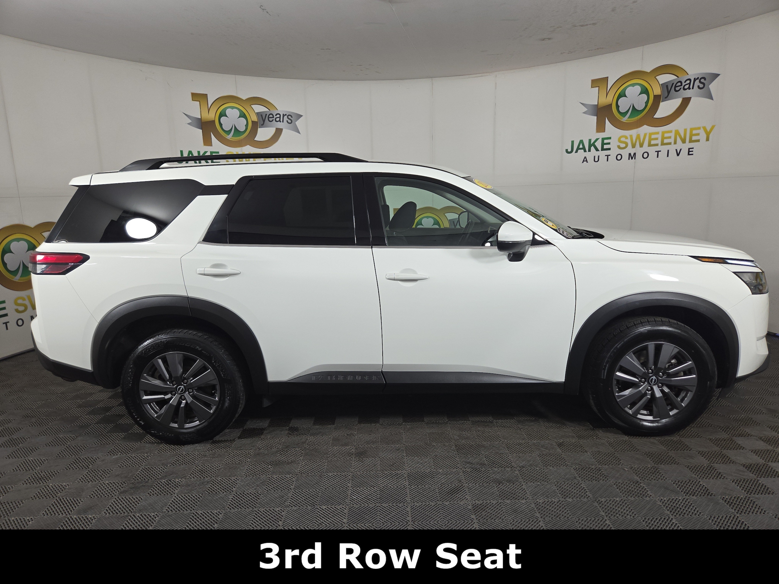 2024 Nissan Pathfinder SV - Photo 10