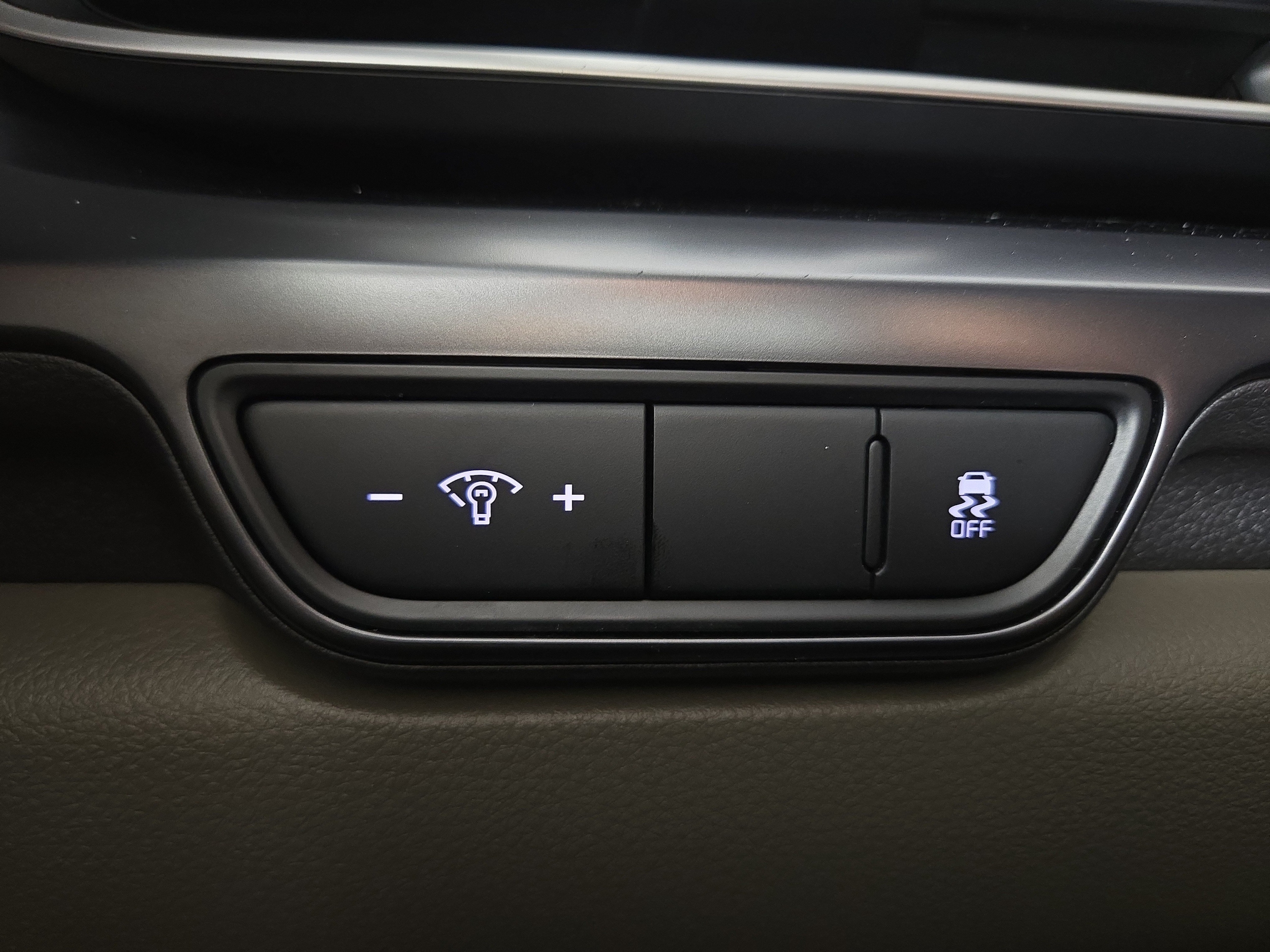 2025 Kia Carnival LXS - Photo 26