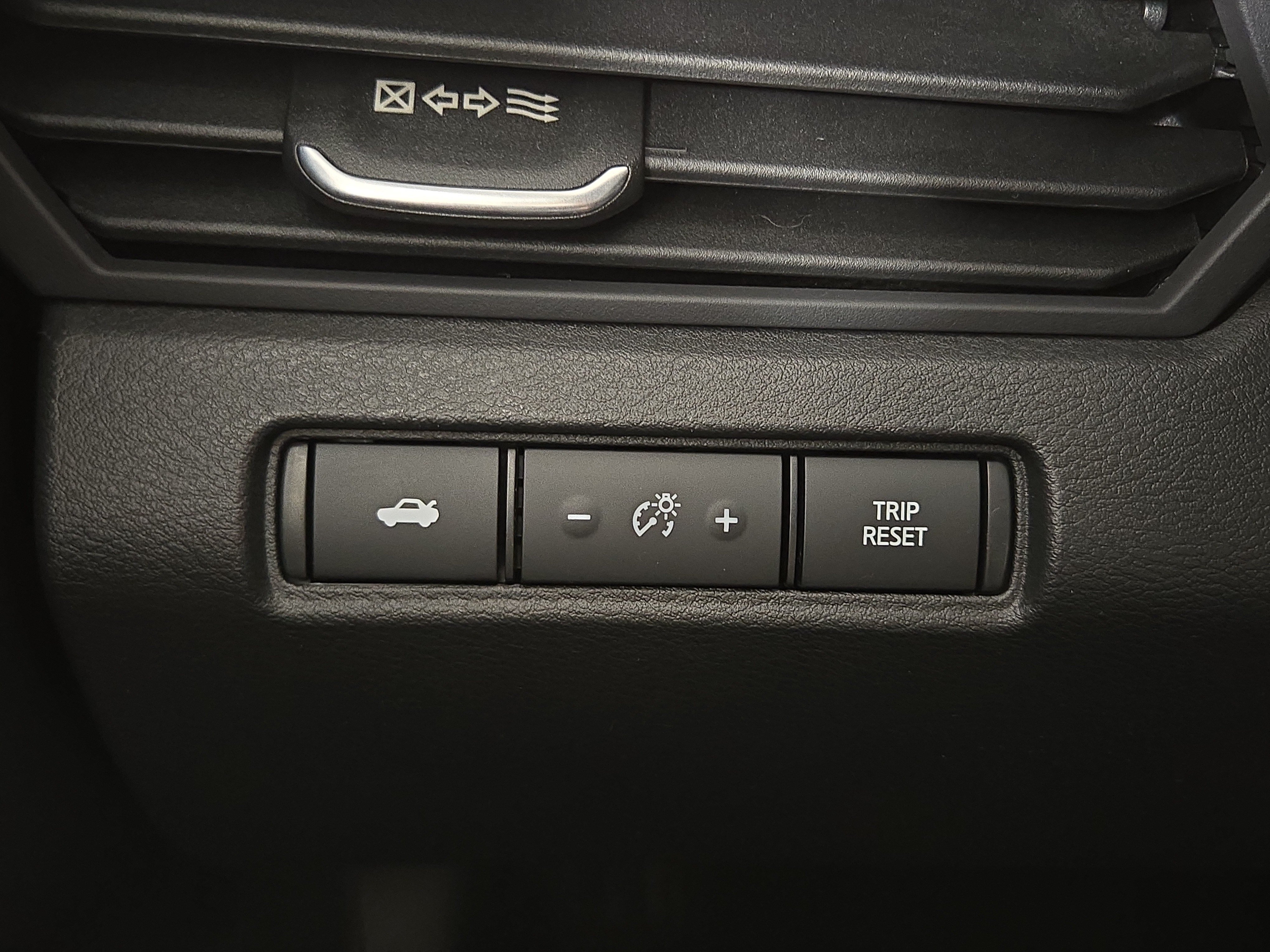 2025 Nissan Altima SV - Photo 27