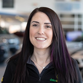 Staff member Jessica Jones from ID_b67ce9c6e179