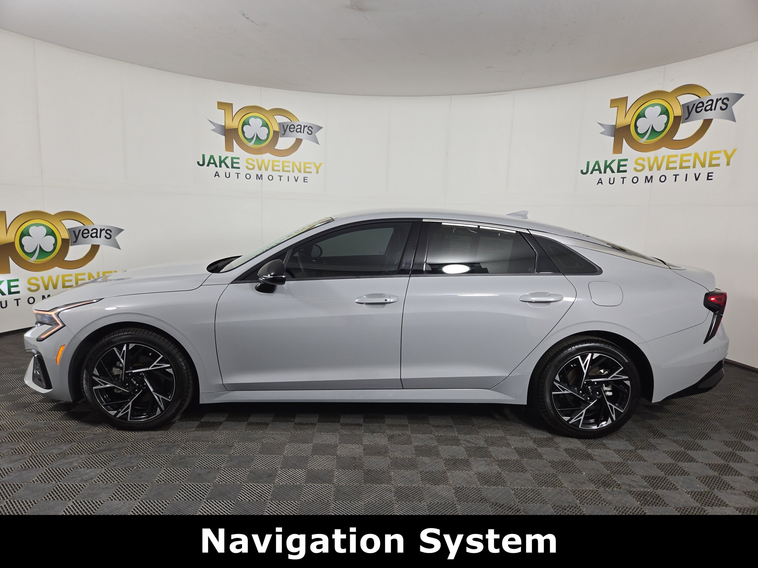 2025 Kia K5 GT-Line photo 4
