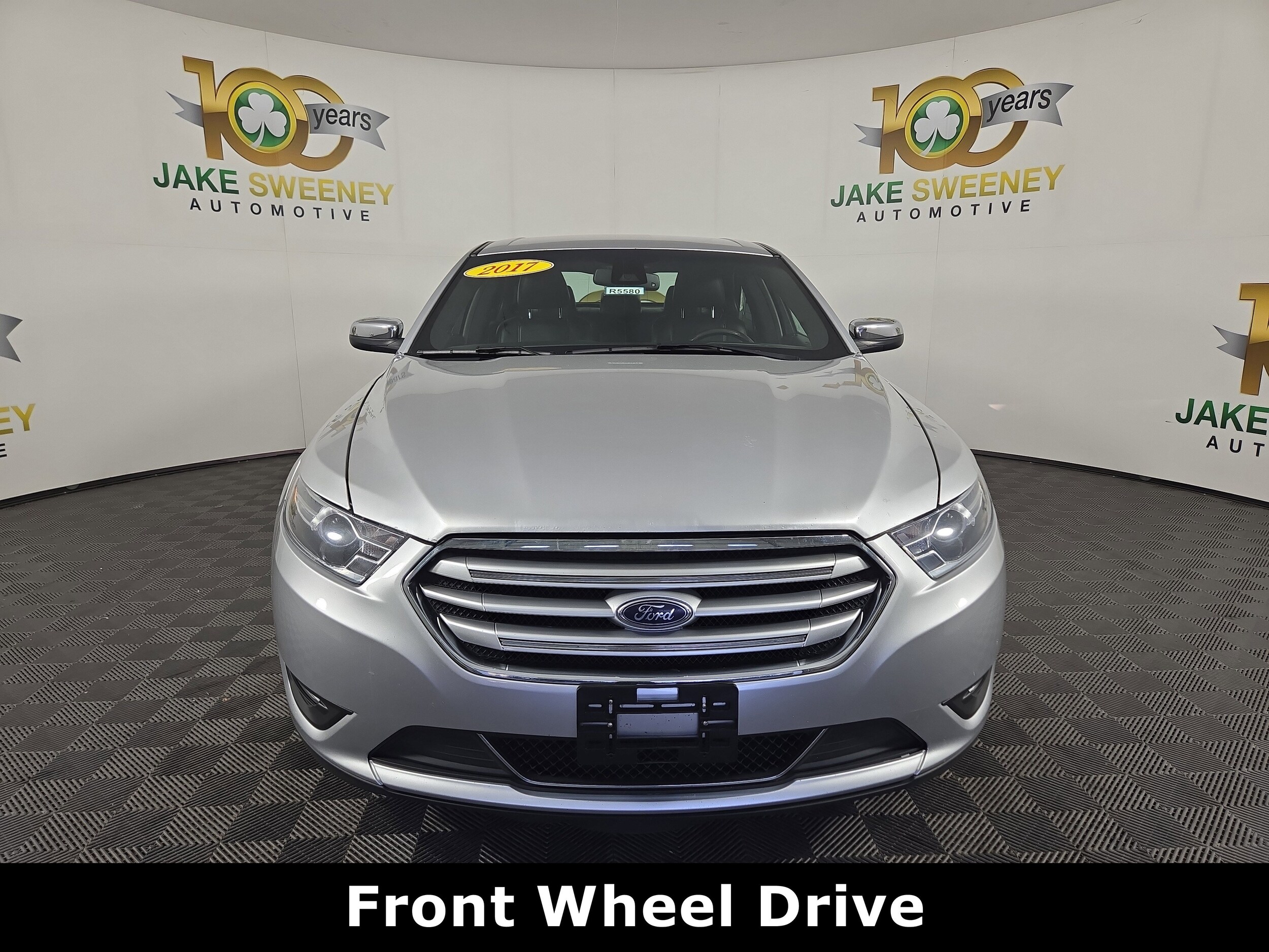 2017 Ford Taurus Limited photo 2