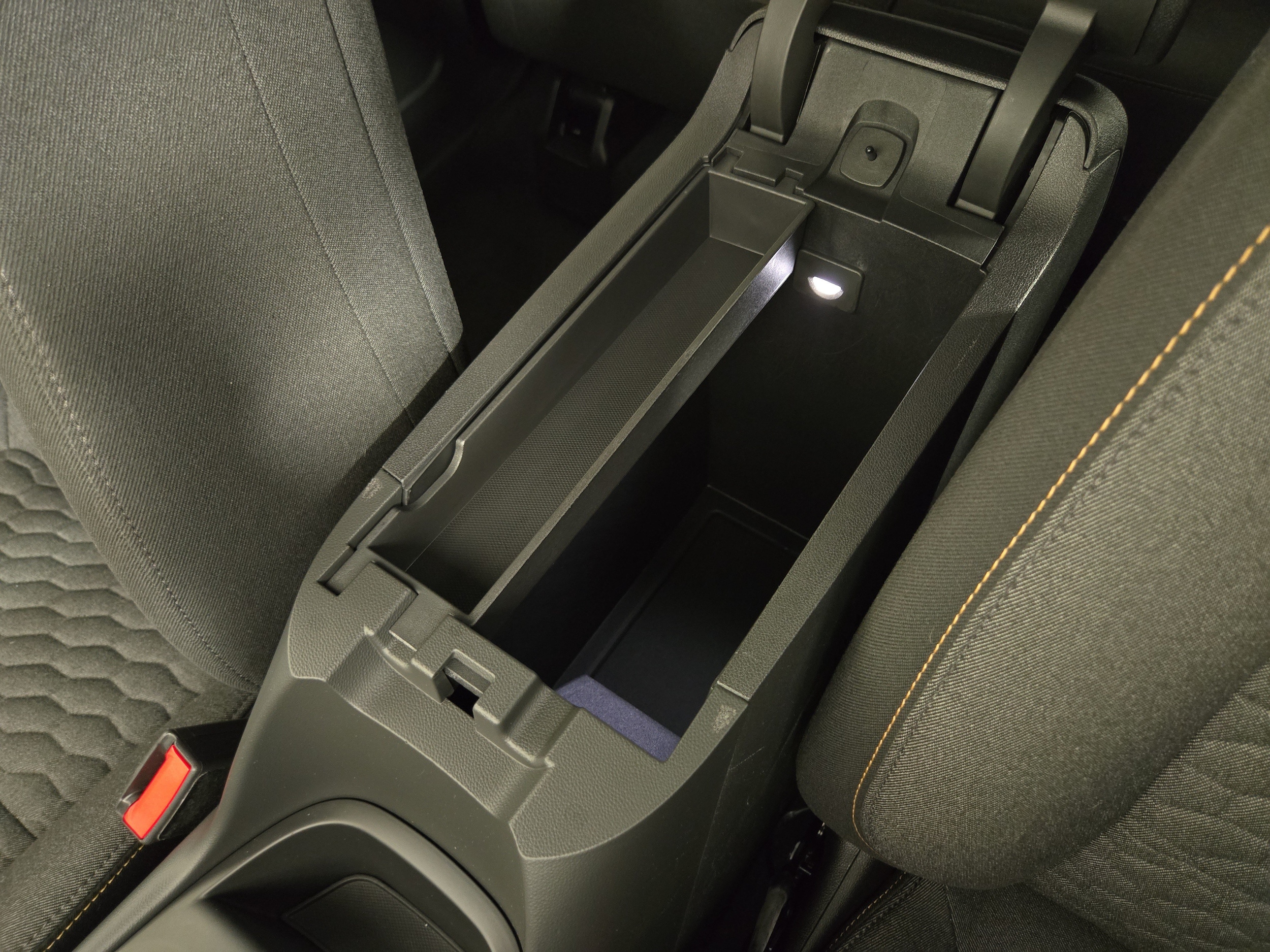 2021 Chevrolet Equinox LT - Photo 28