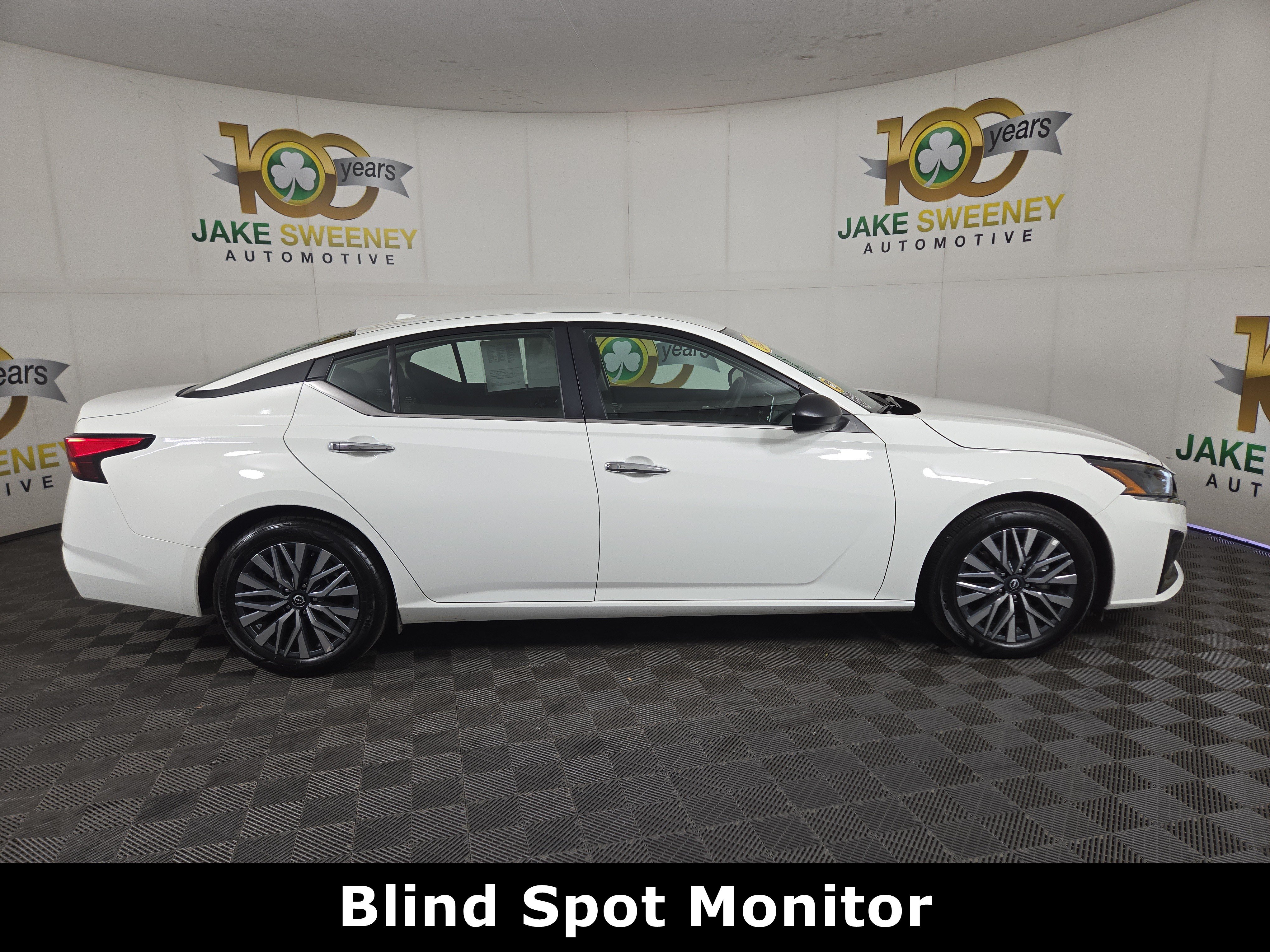 2025 Nissan Altima SV - Photo 10