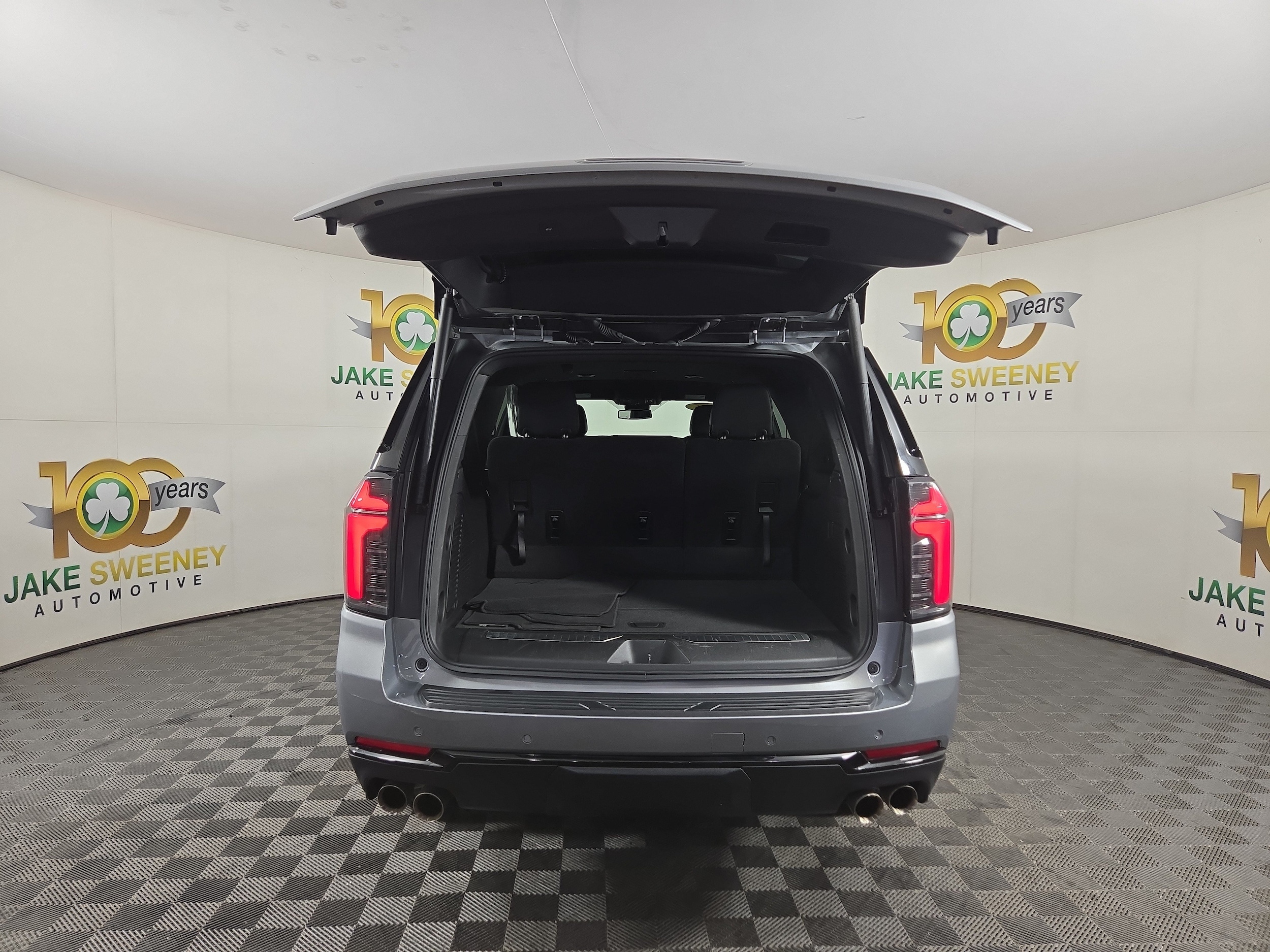 2025 Chevrolet Suburban Z71 - Photo 33