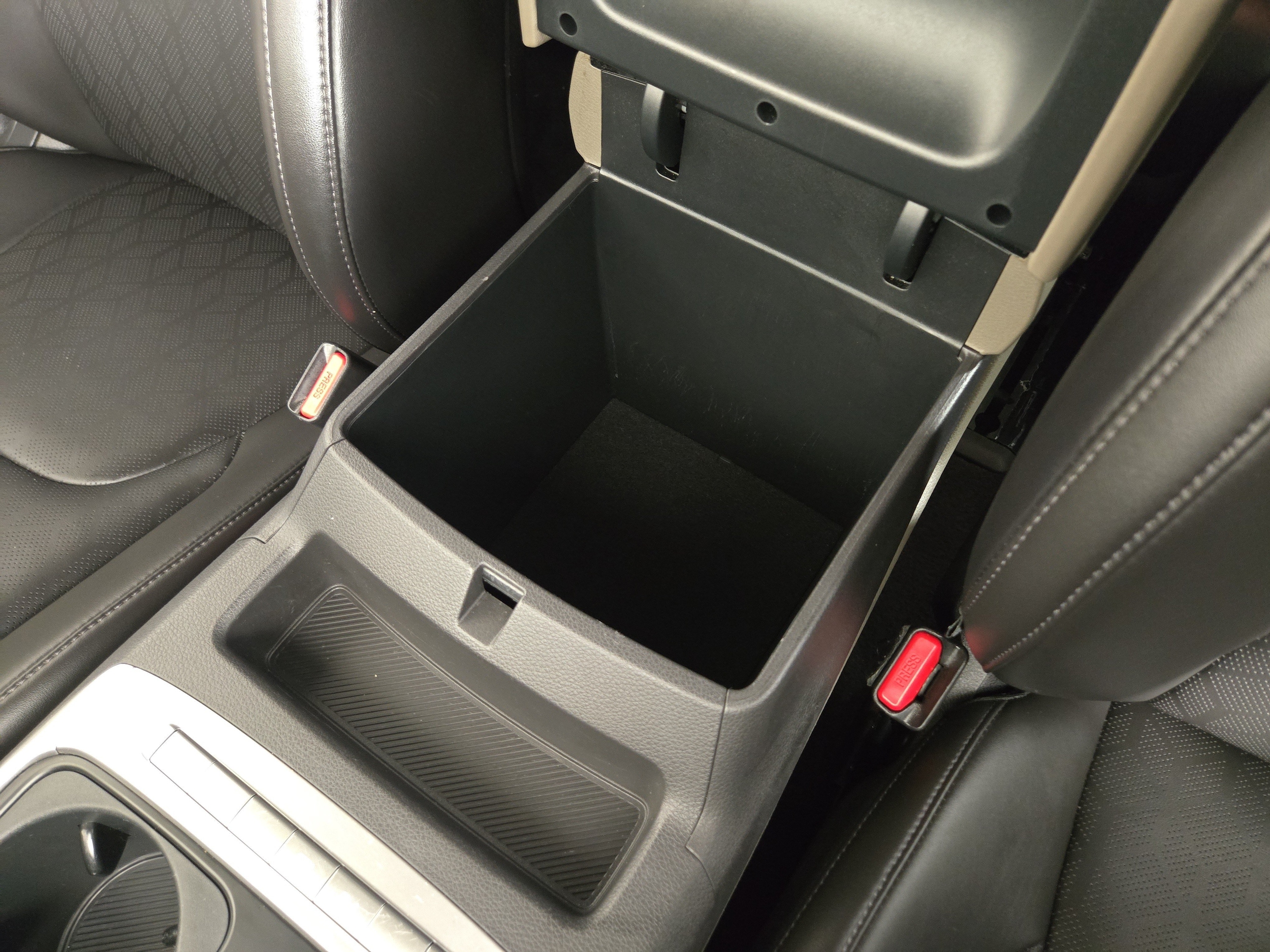 2025 Kia Carnival LXS - Photo 31