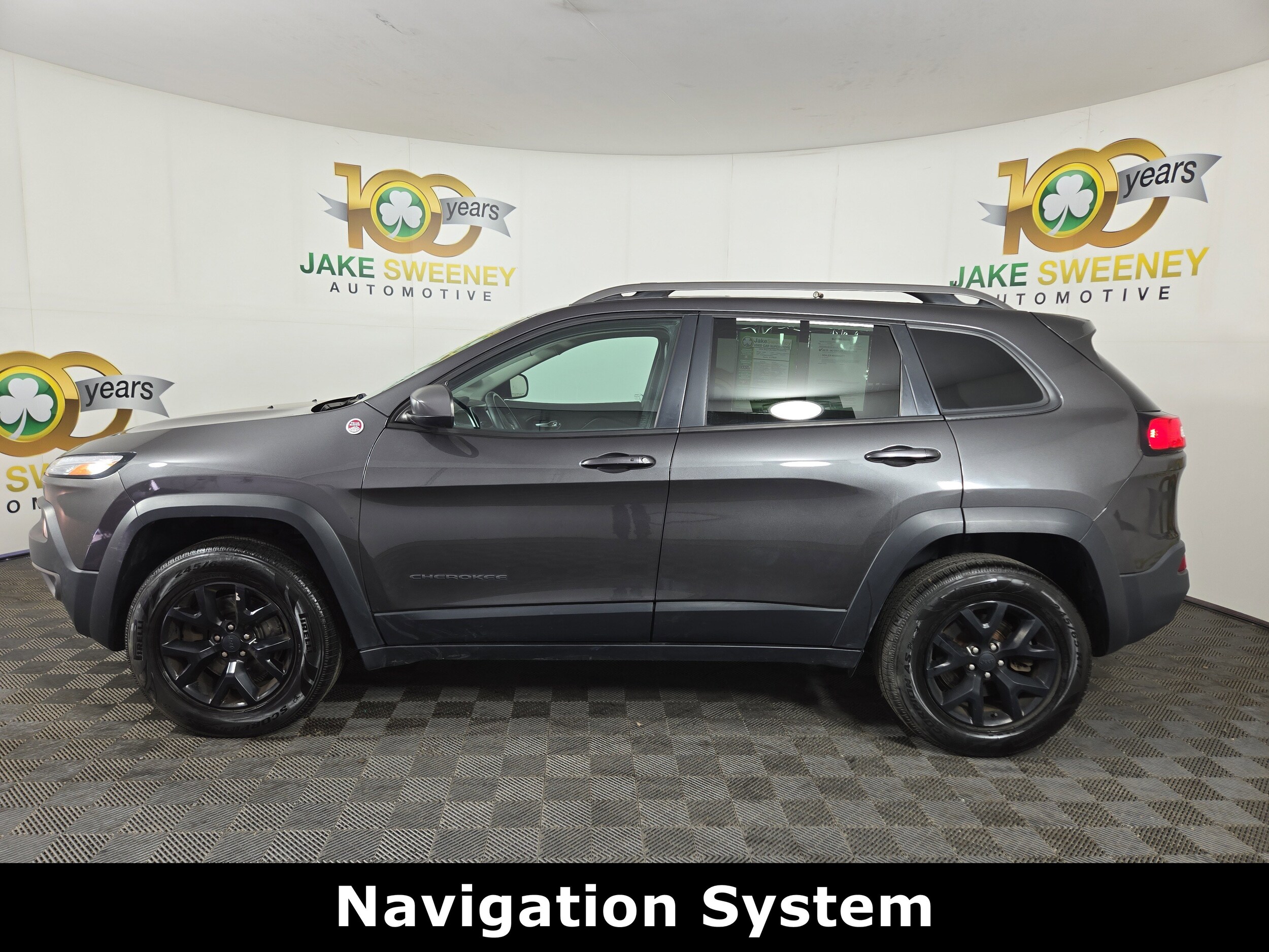 2016 Jeep Cherokee Trailhawk photo 2