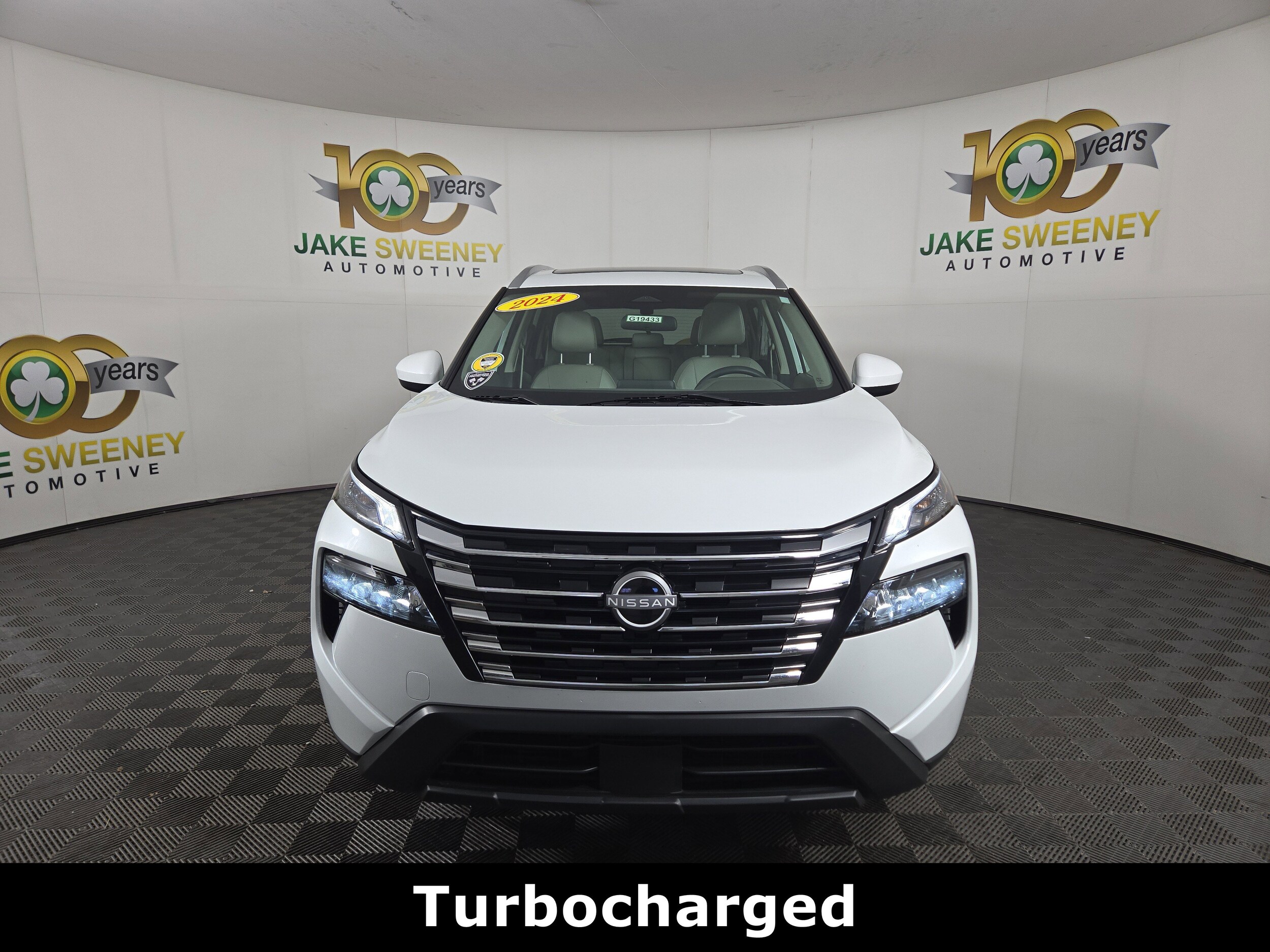 2024 Nissan Rogue SV AWD photo 2