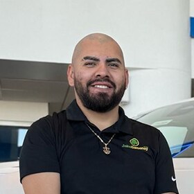 Staff member Abraham Lopez from ID_815d570faf52