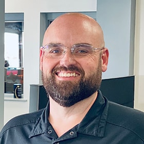 Staff member Rob Hall from ID_303879ee4e8b