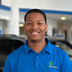 Staff member D'Juan Wills from ID_b67ce9c6e179