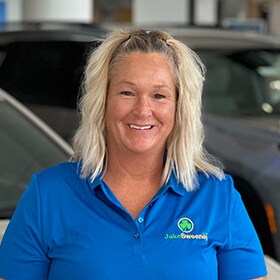 Staff member Kristina Parker from ID_b67ce9c6e179