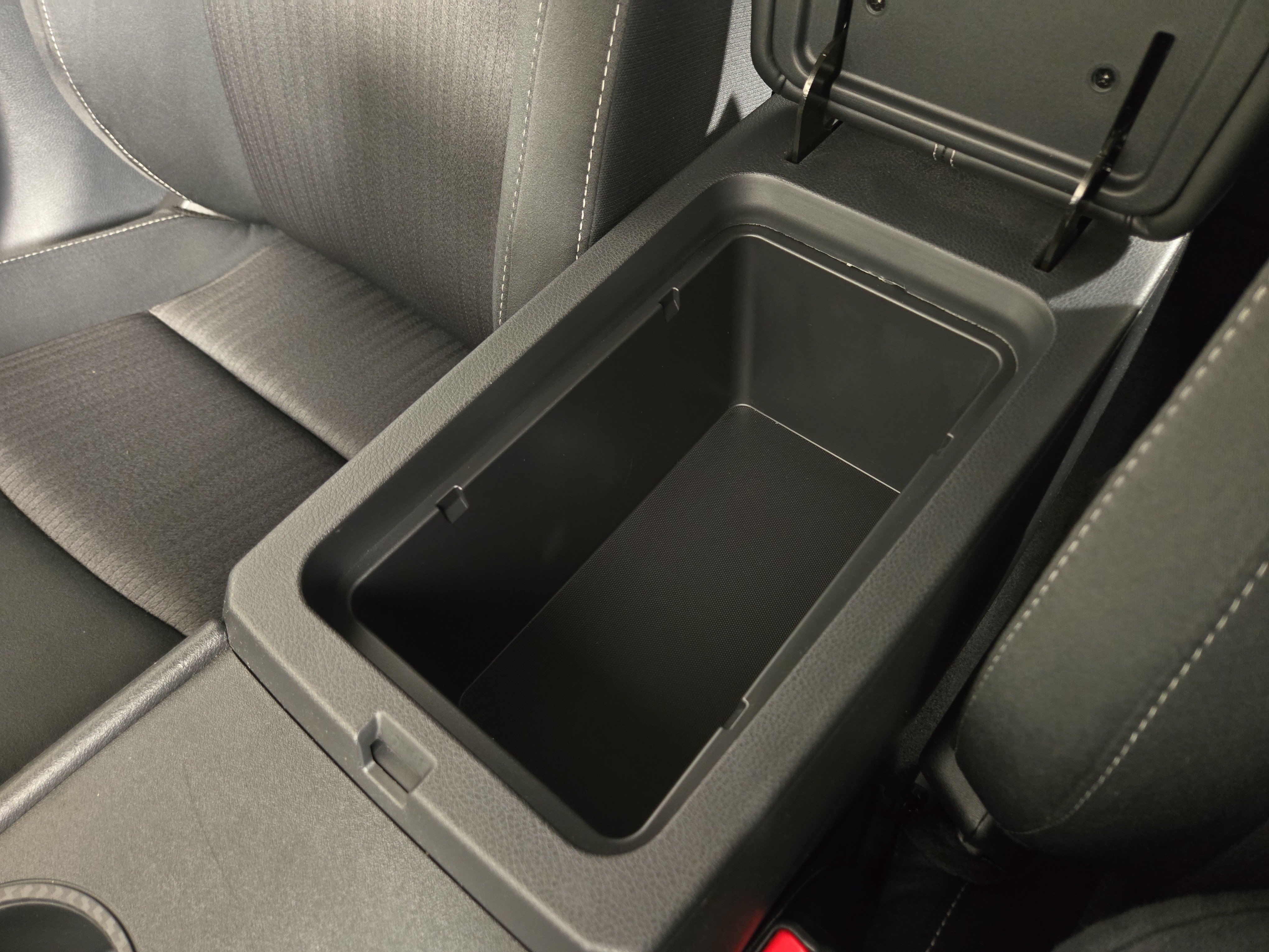 2025 Nissan Altima SV - Photo 26