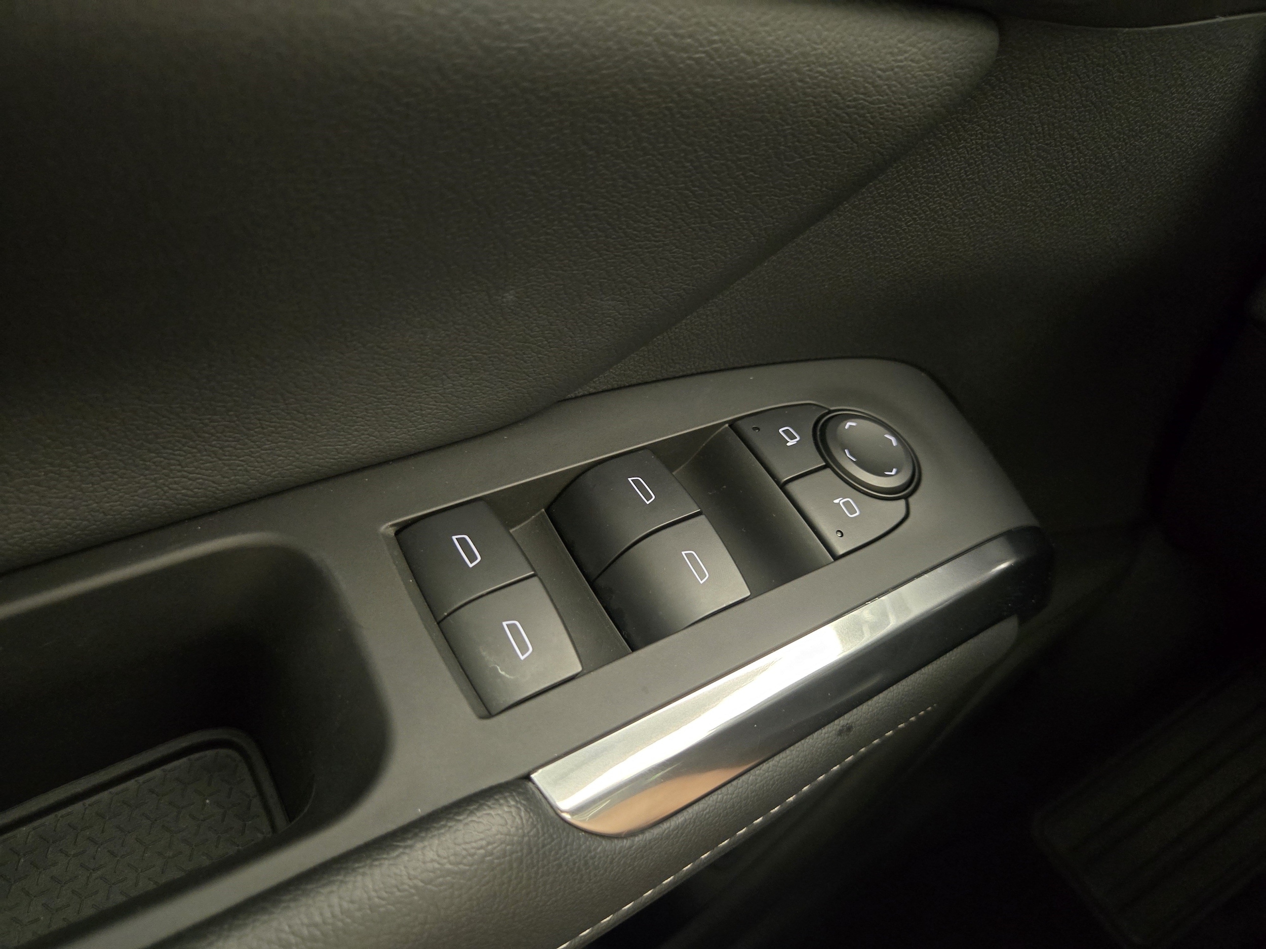 2024 Chevrolet Traverse LS - Photo 32