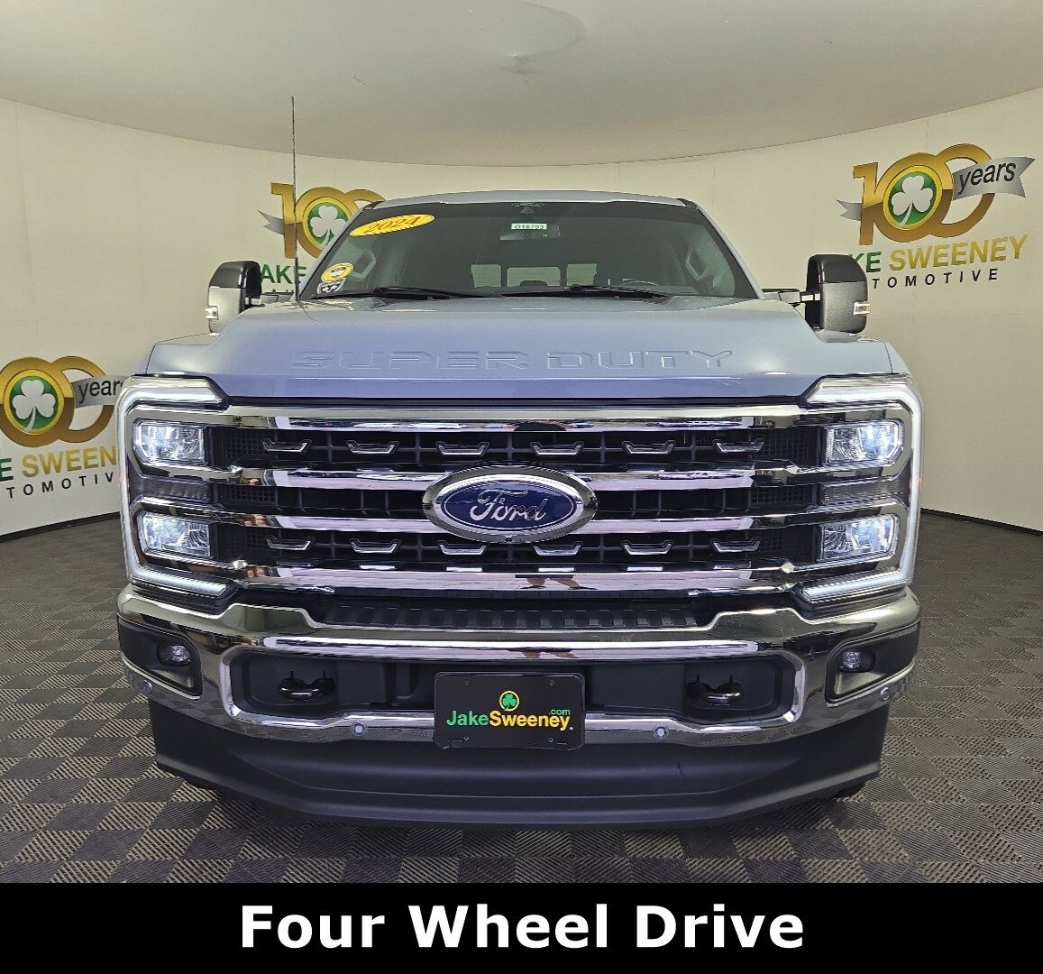 2024 Ford F-350 Lariat photo 2