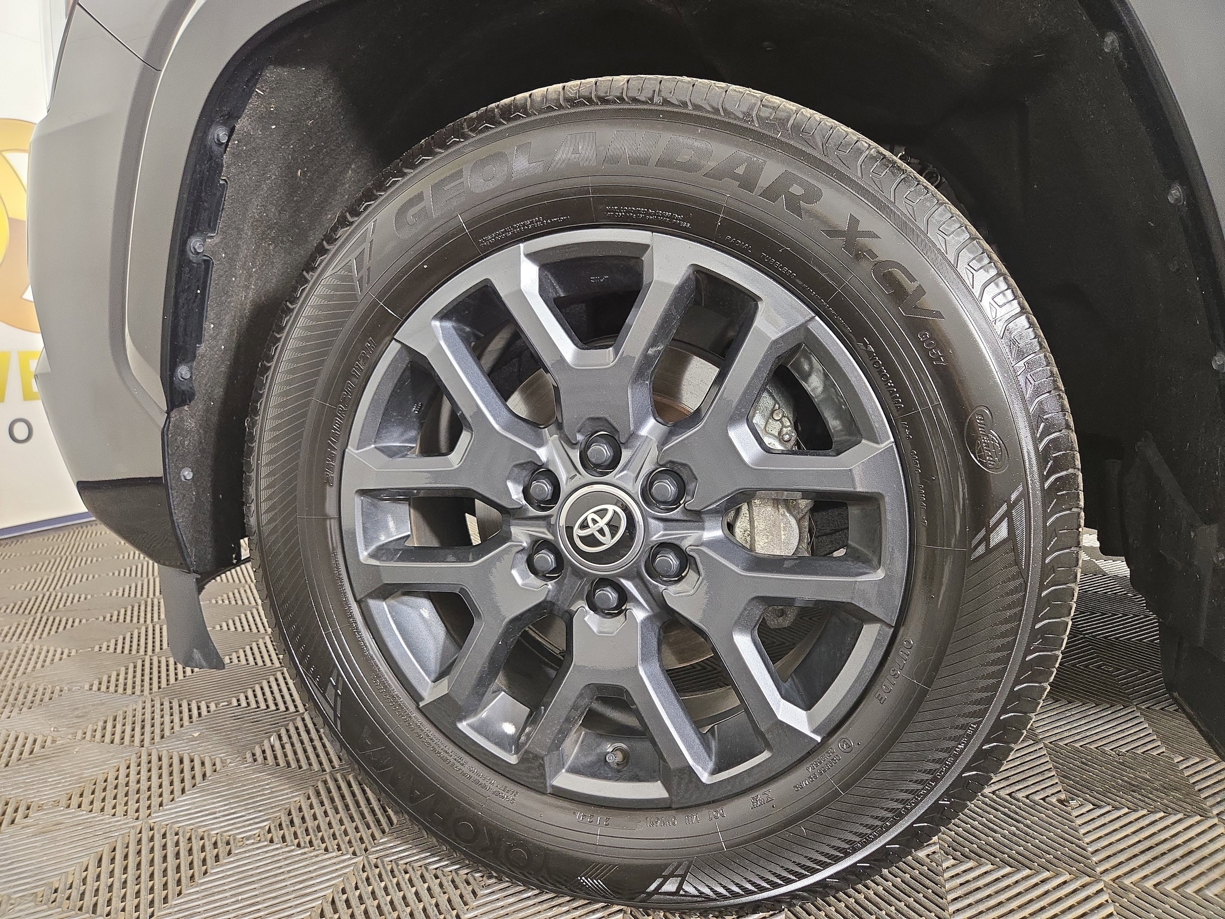 2025 Toyota Sequoia Platinum - Photo 34