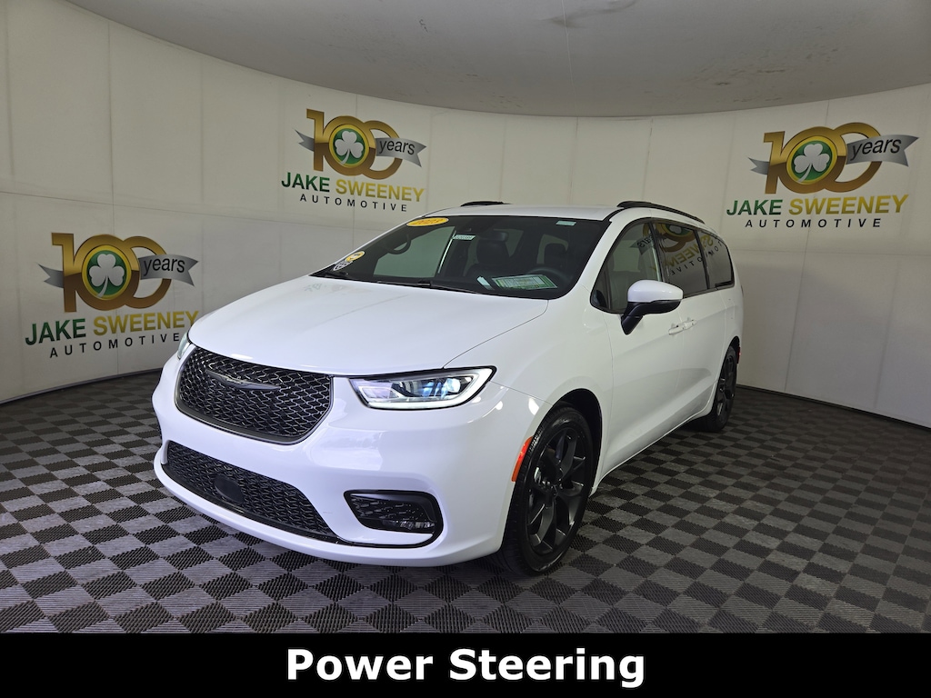 Used 2023 Chrysler Pacifica Touring L Minivan