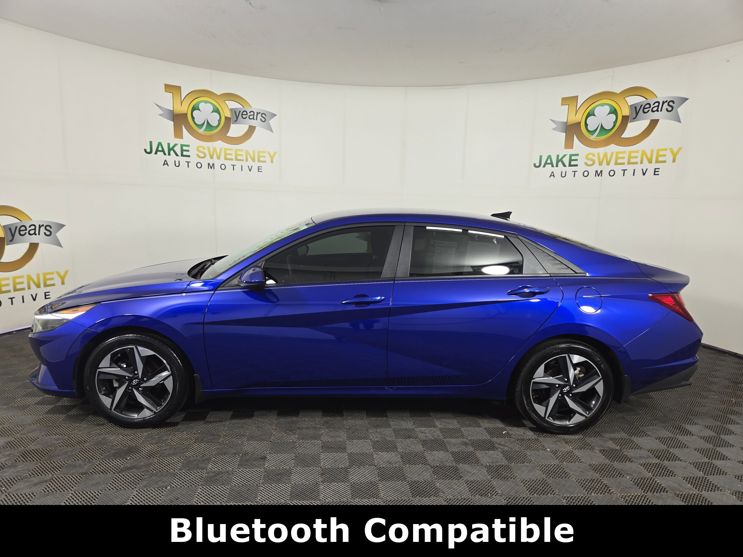 2023 Hyundai Elantra SEL photo 4