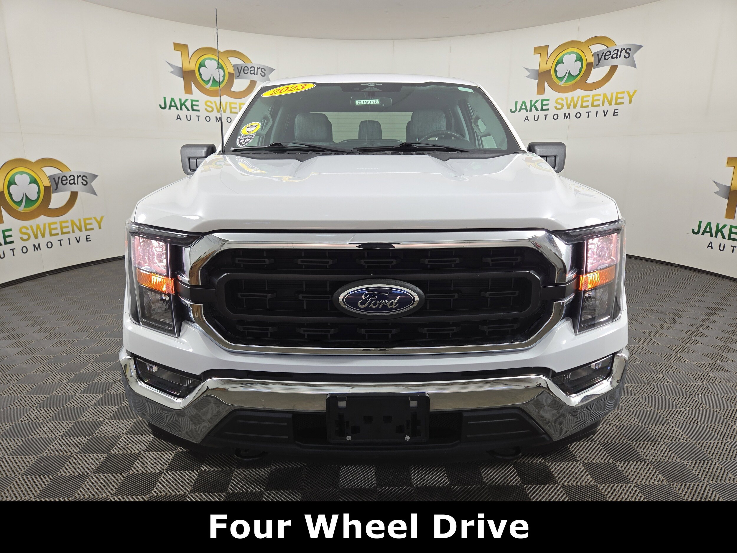 2023 Ford F-150 XLT photo 2