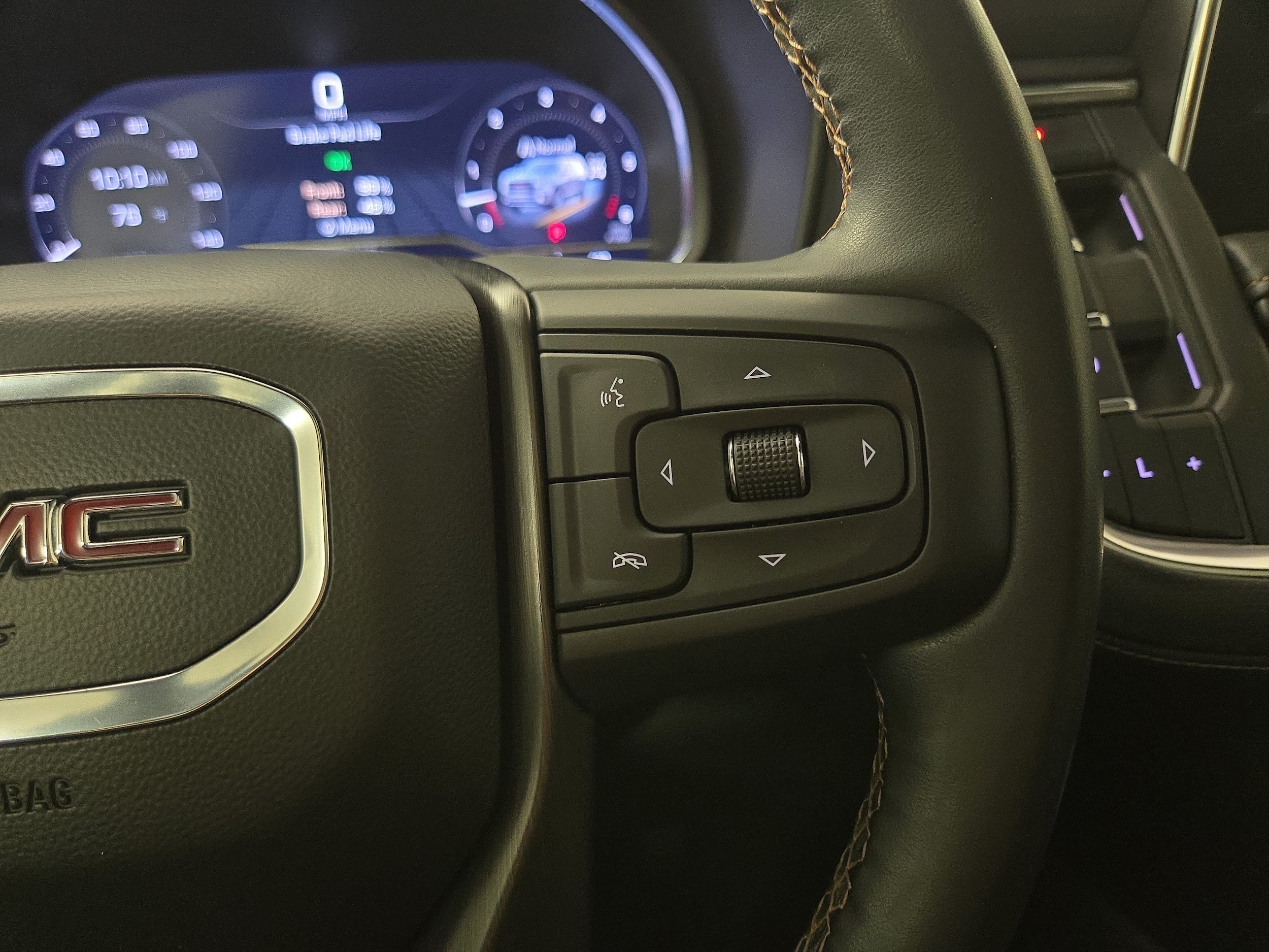 2023 GMC Yukon AT4 - Photo 17