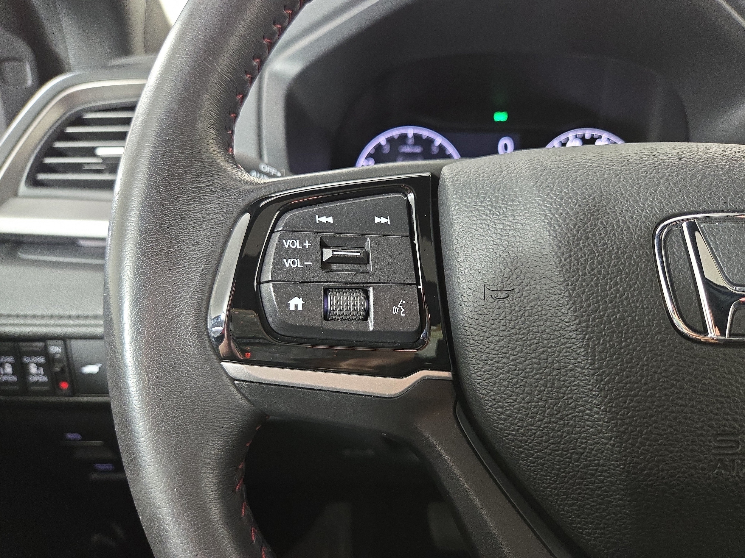 2025 Honda Odyssey Sport L - Photo 16