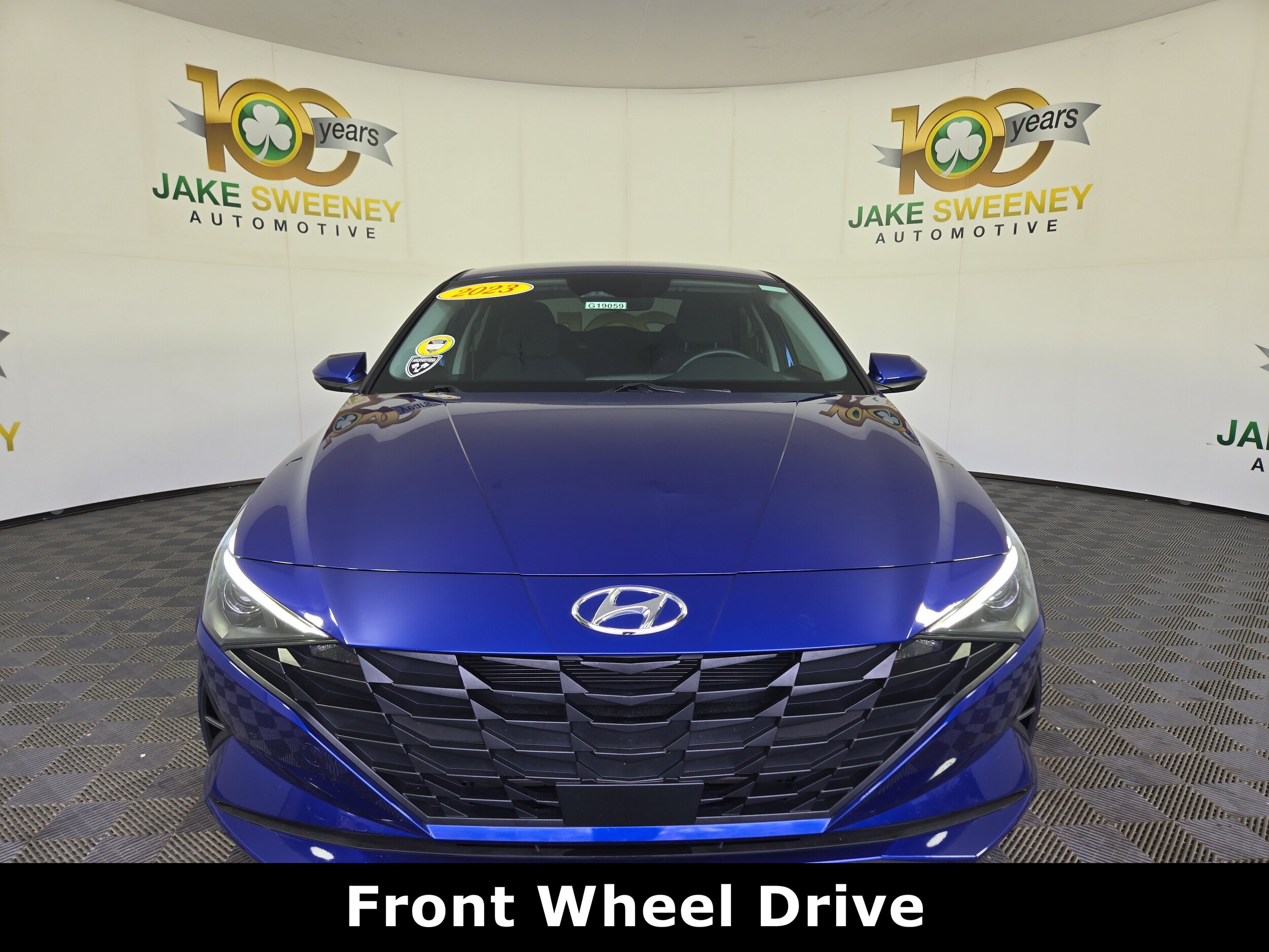 2023 Hyundai Elantra SEL photo 2