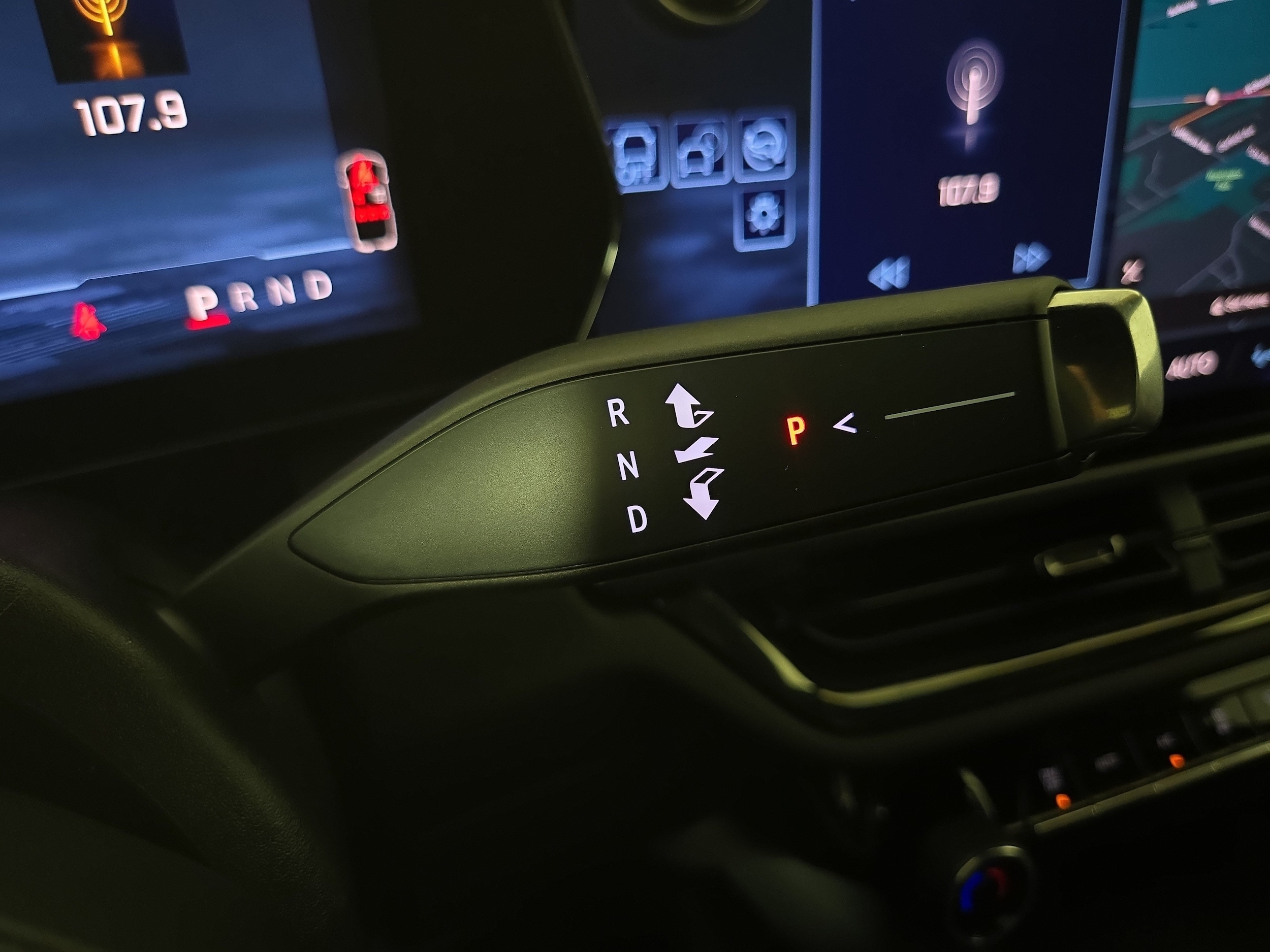 2023 Chevrolet Silverado 1500 LT - Photo 23
