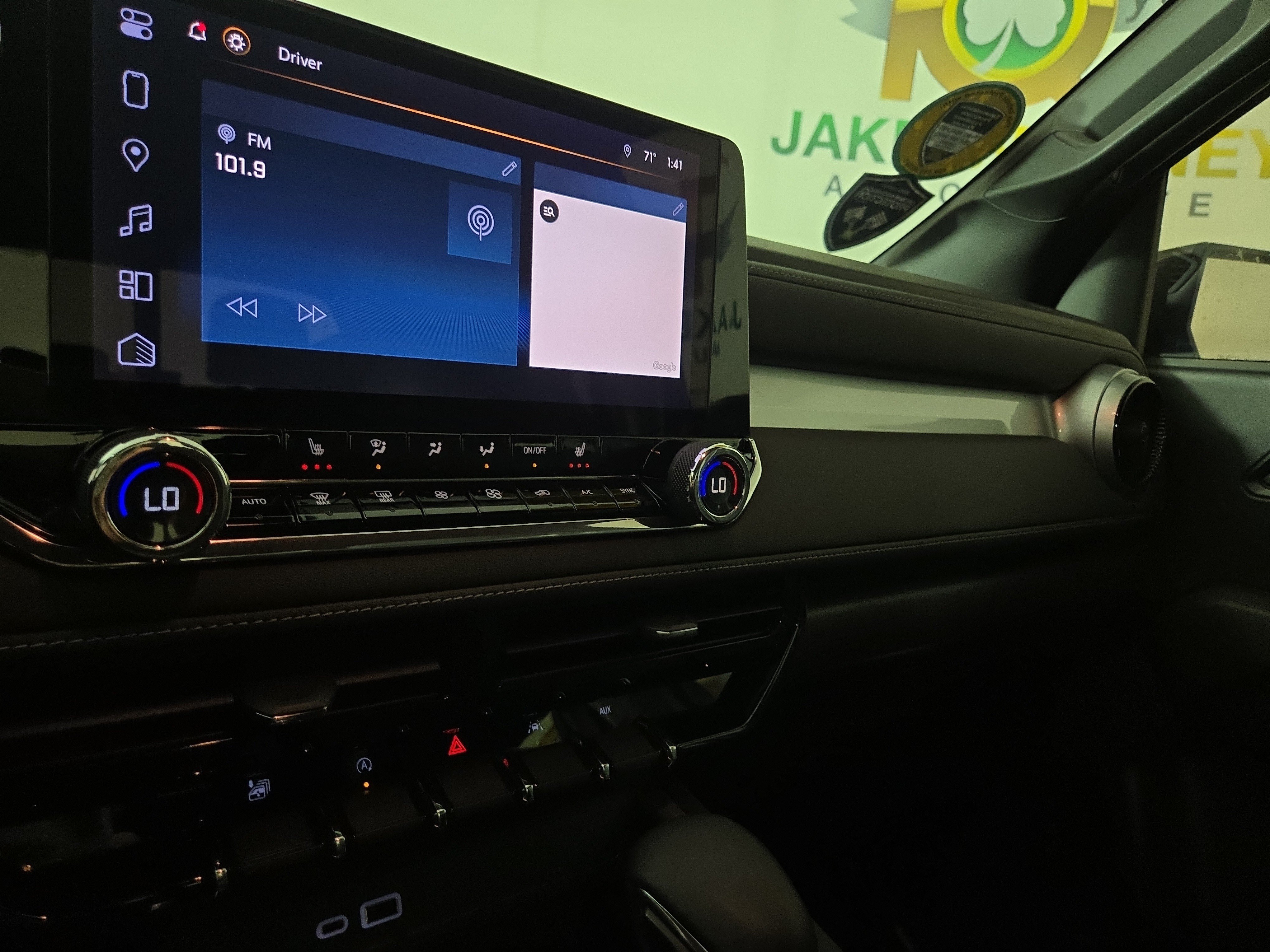 2023 Chevrolet Colorado LT - Photo 21