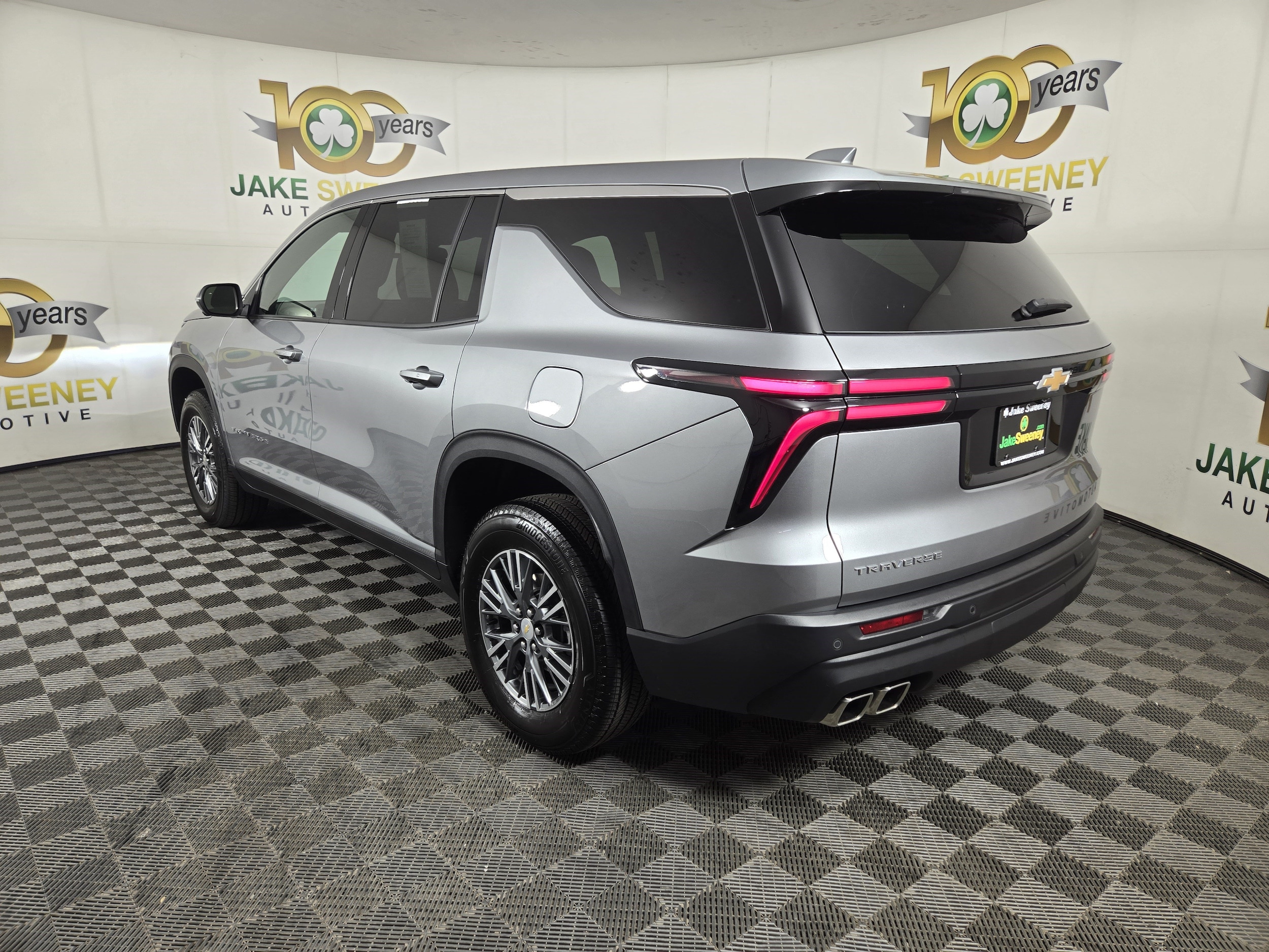 2024 Chevrolet Traverse LS - Photo 6
