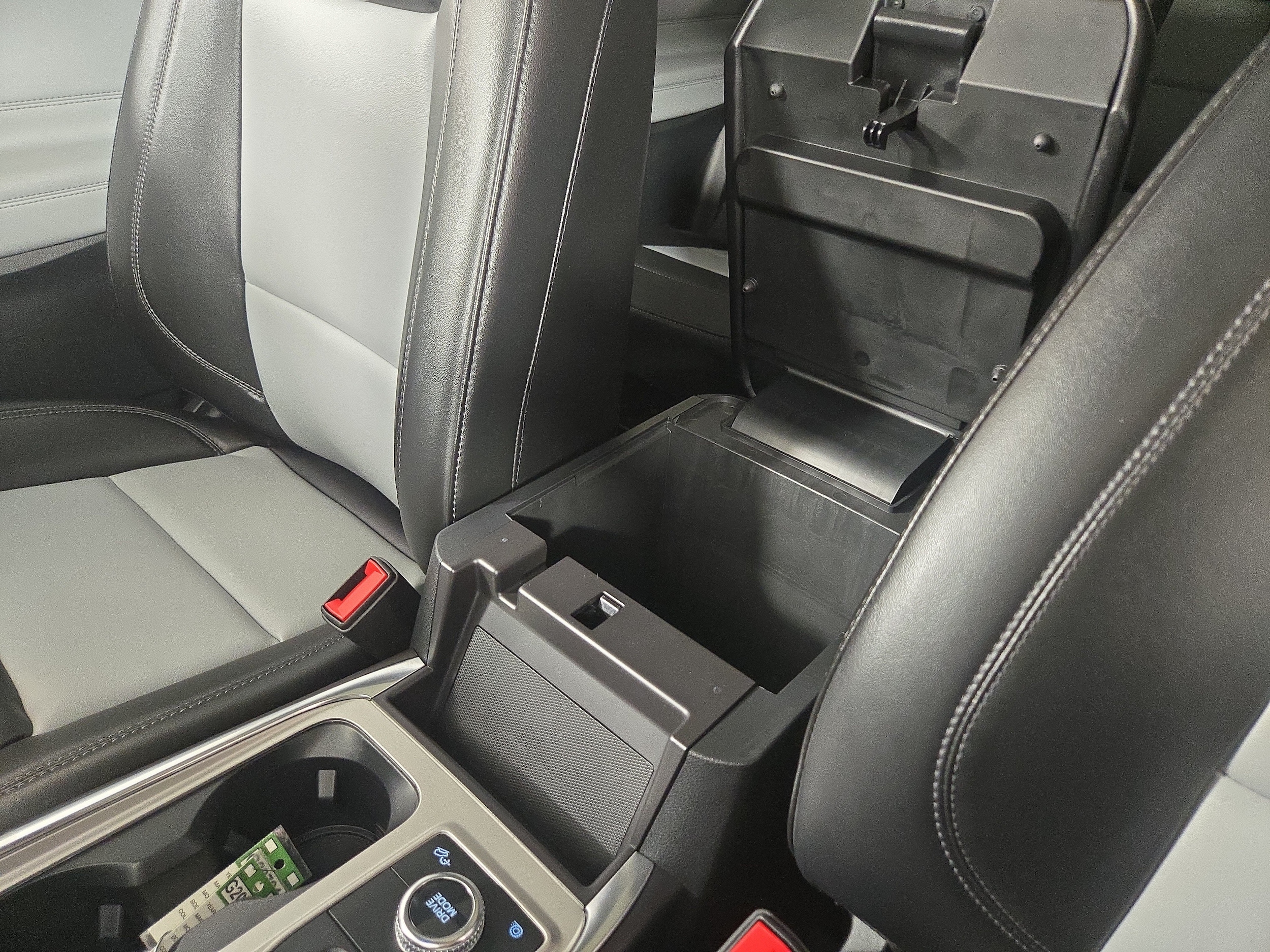 2024 Ford Explorer XLT - Photo 29