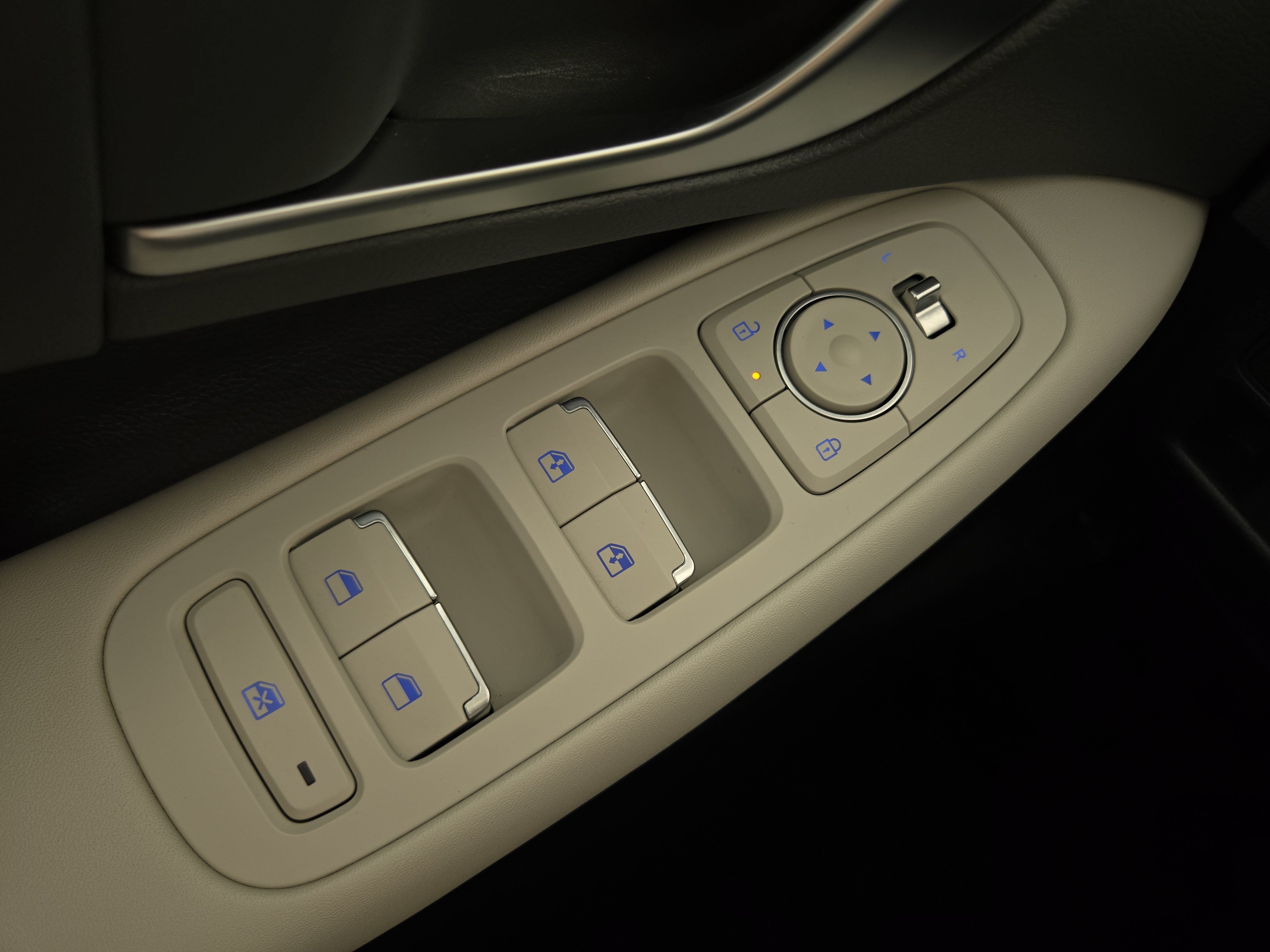 2025 Hyundai Sonata SEL - Photo 28