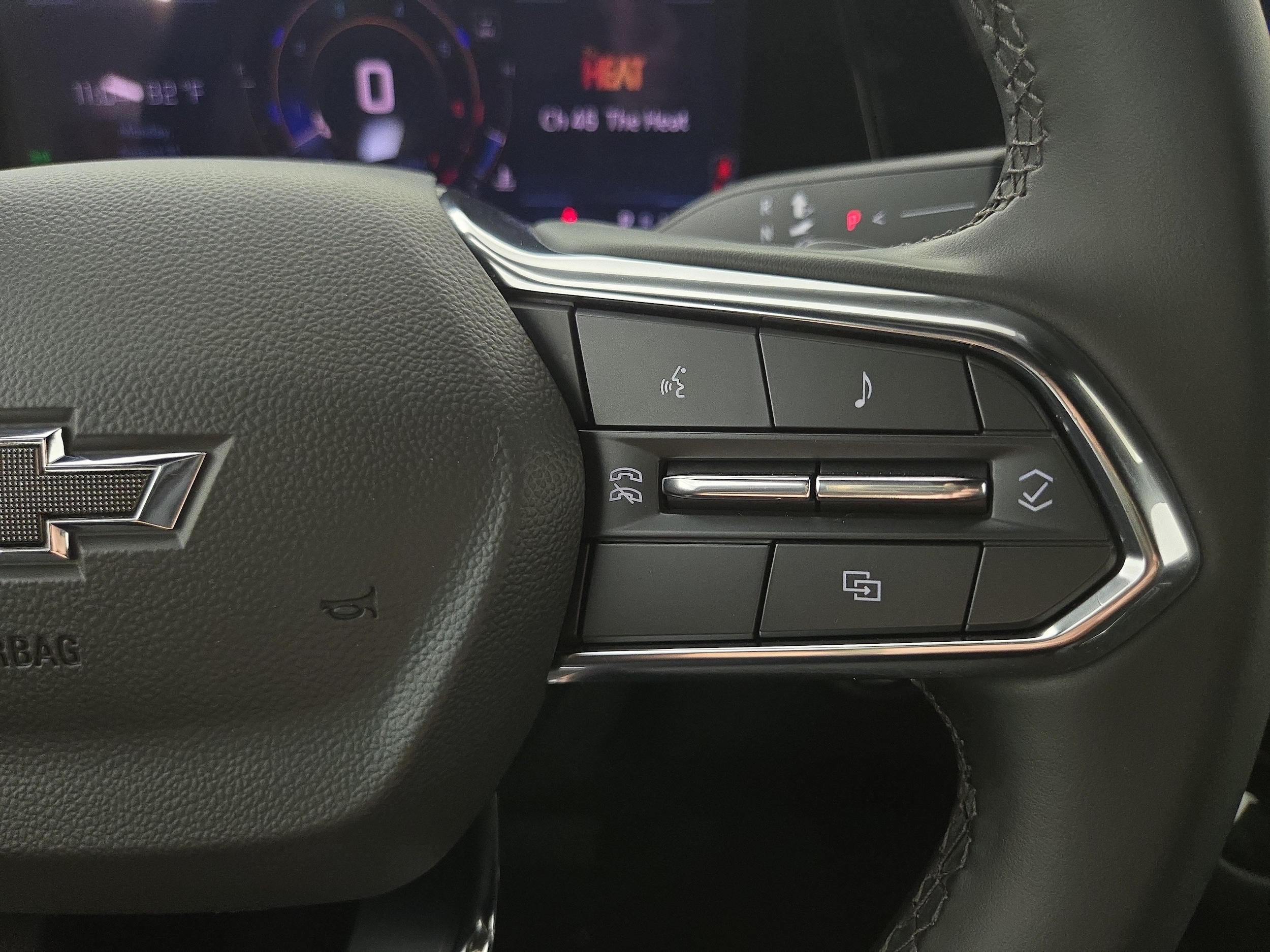 2025 Chevrolet Suburban Z71 - Photo 17