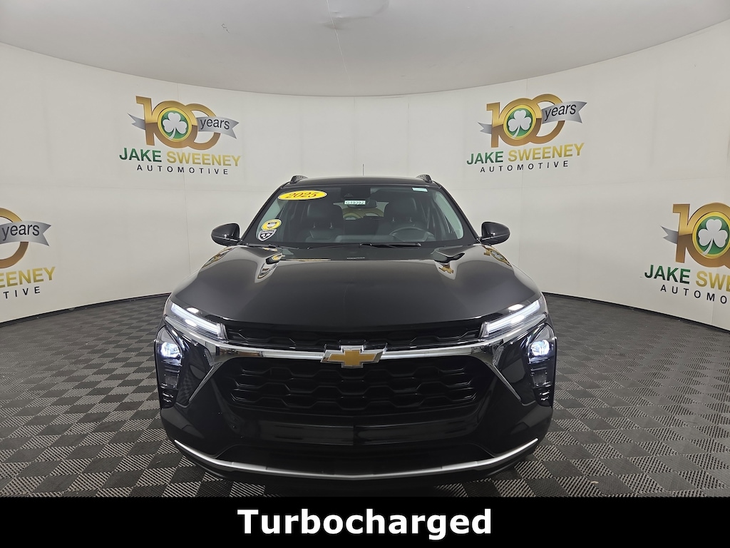 Used 2025 Chevrolet Trax LT SUV