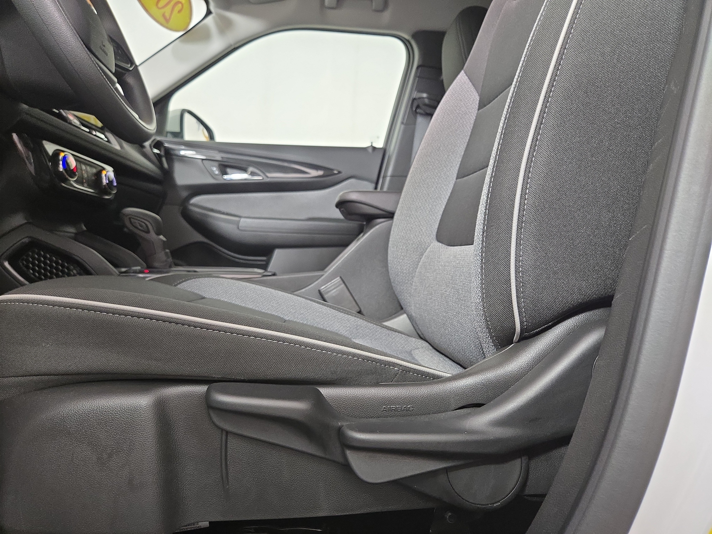 2025 Chevrolet Trailblazer LT - Photo 29
