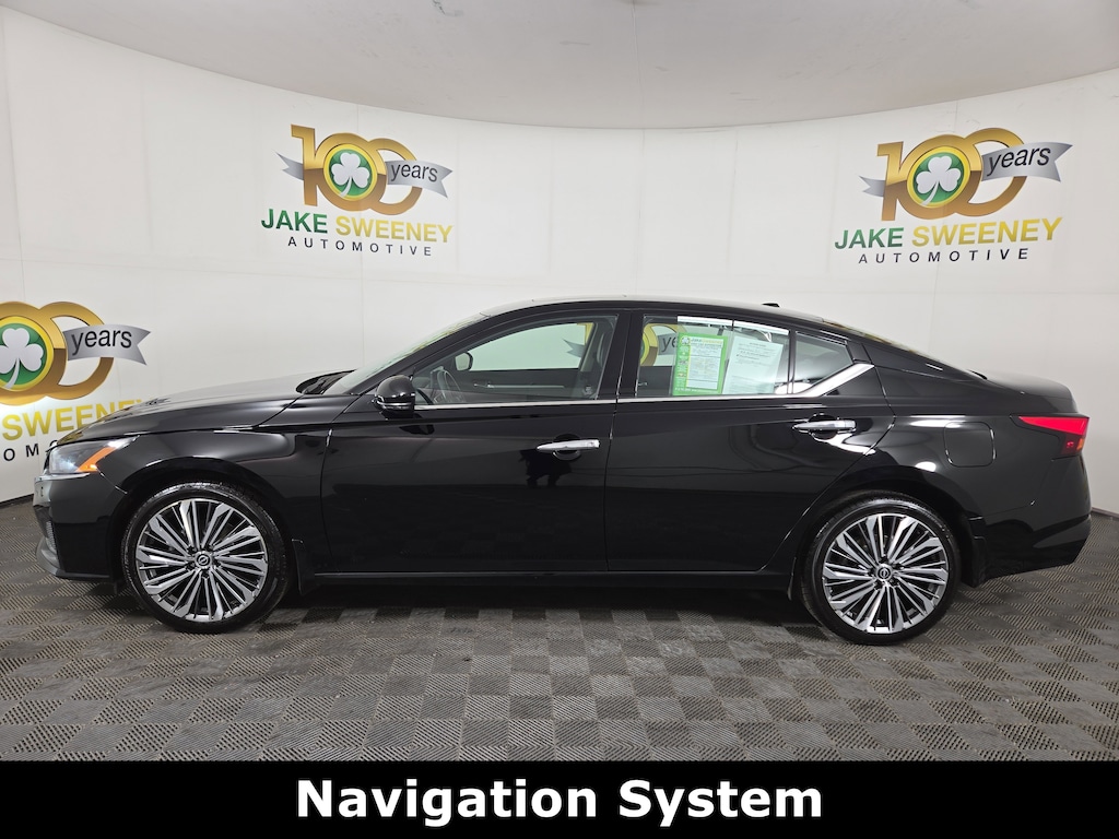 Used 2023 Nissan Altima Platinum