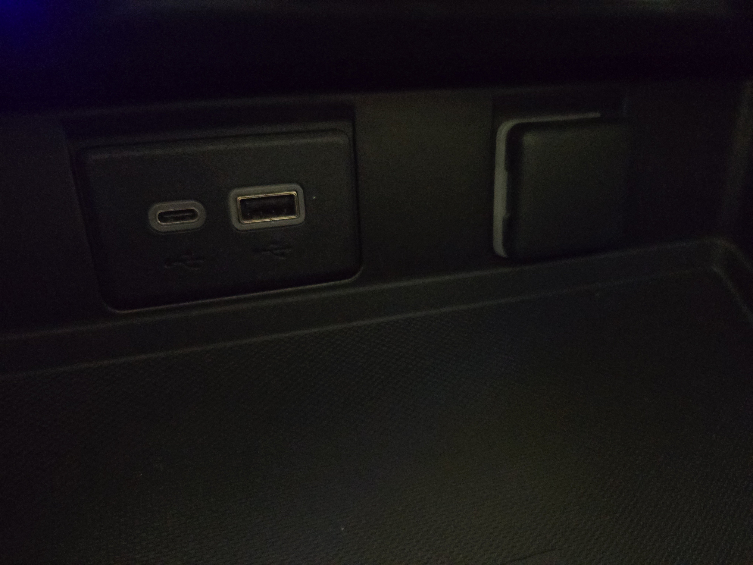 2023 GMC Yukon AT4 - Photo 30