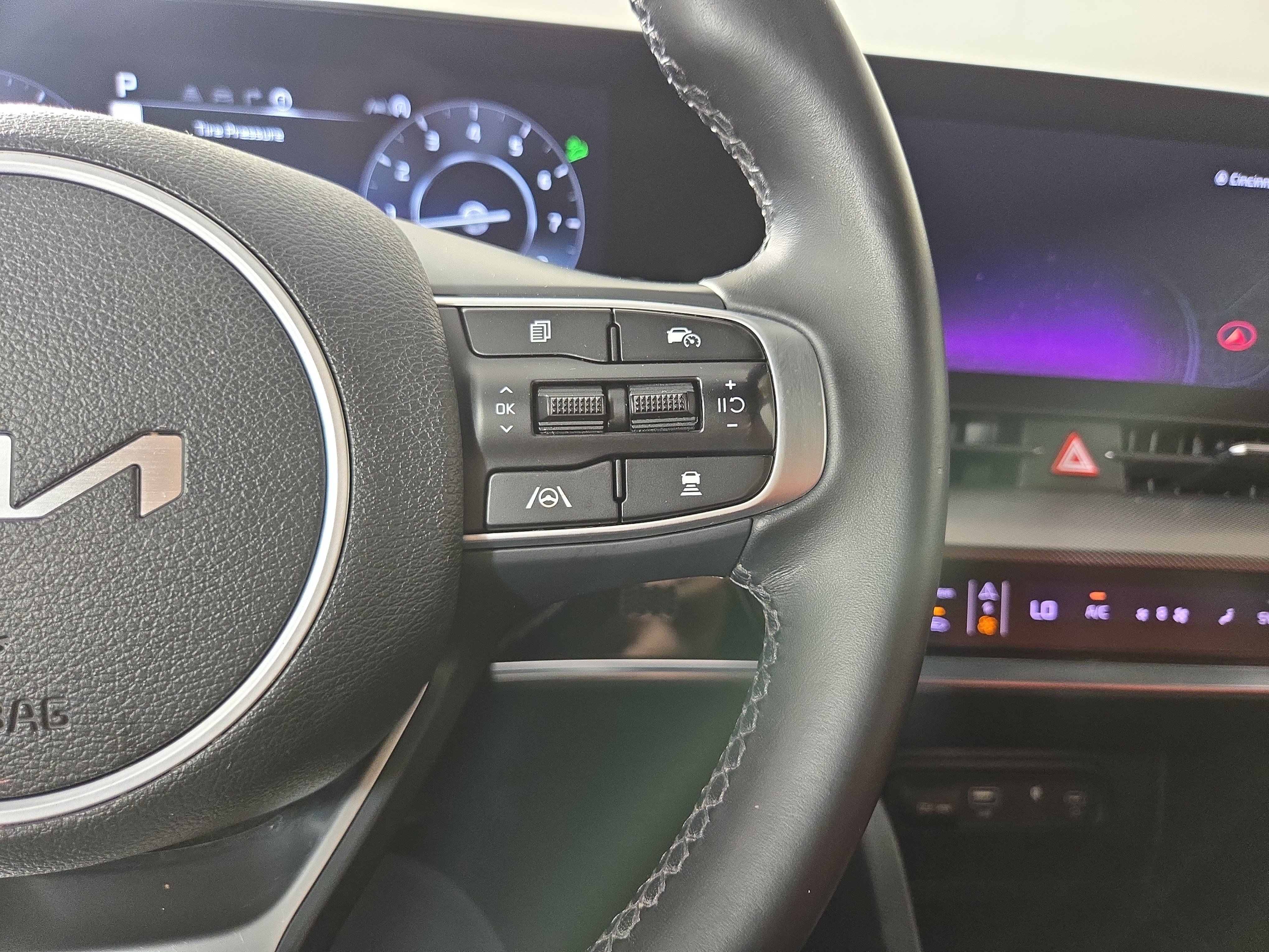 2024 Kia Sportage SX - Photo 16