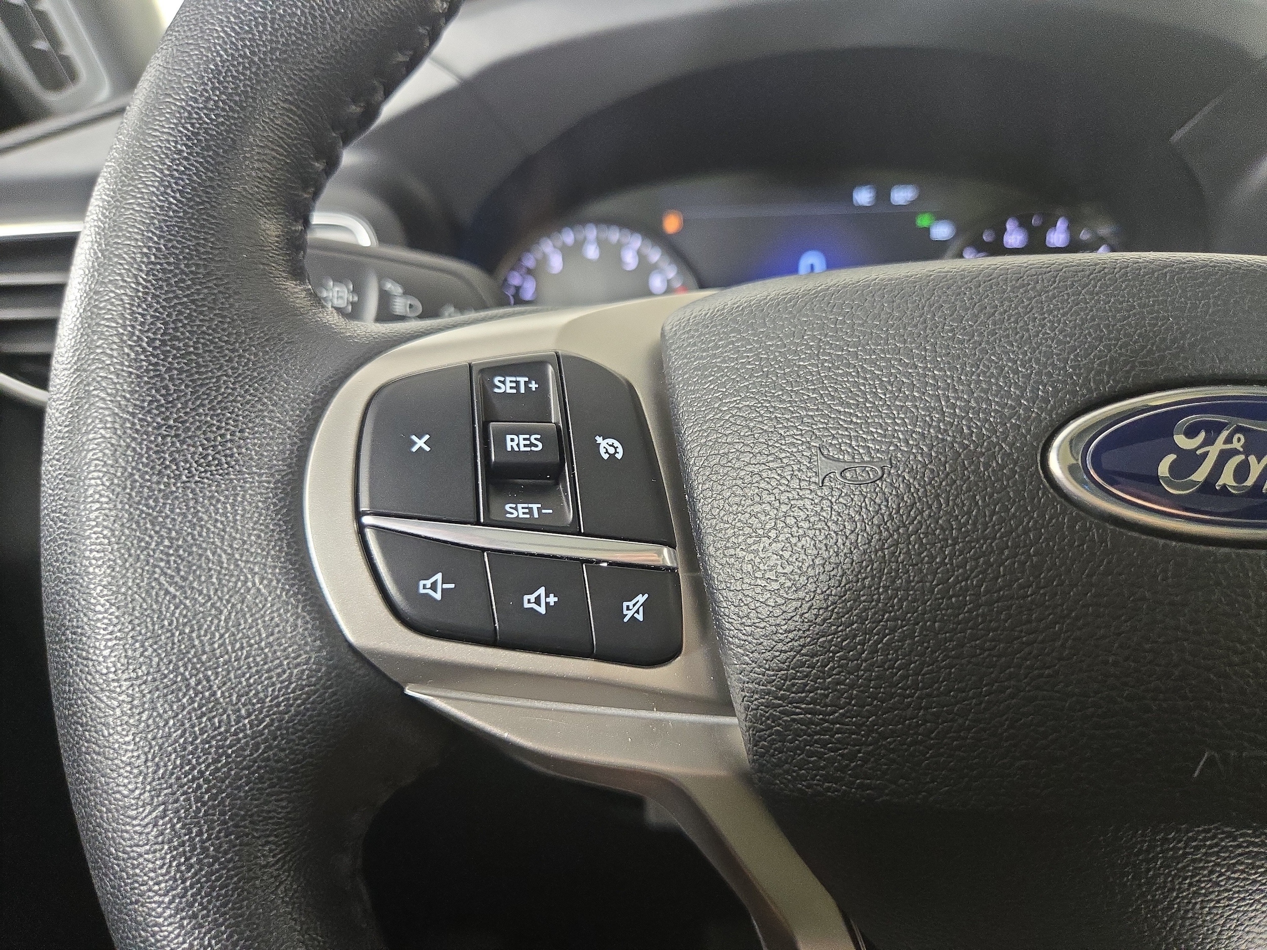 2024 Ford Explorer XLT - Photo 16