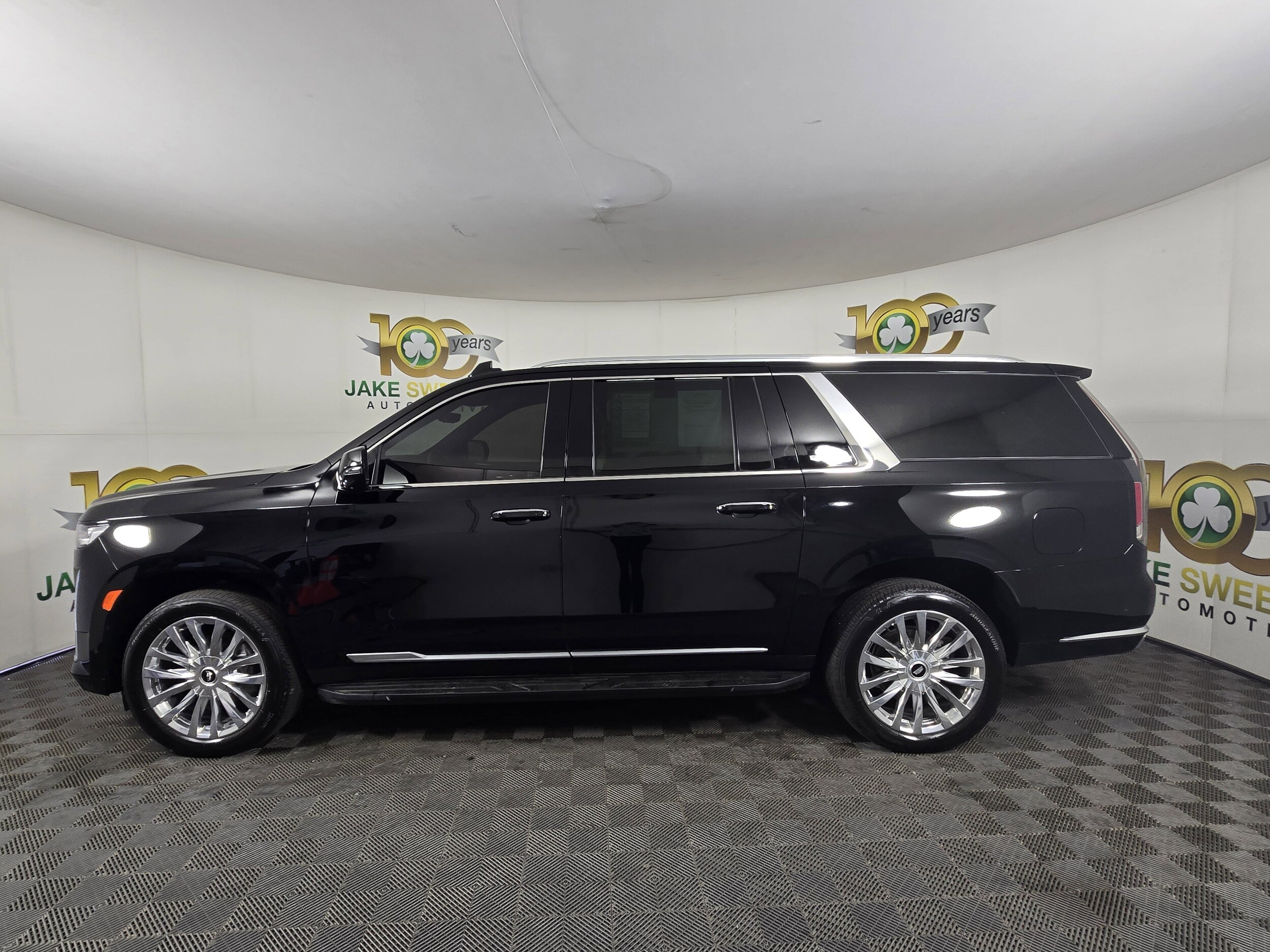 2023 Cadillac Escalade ESV Premium Luxury photo 4