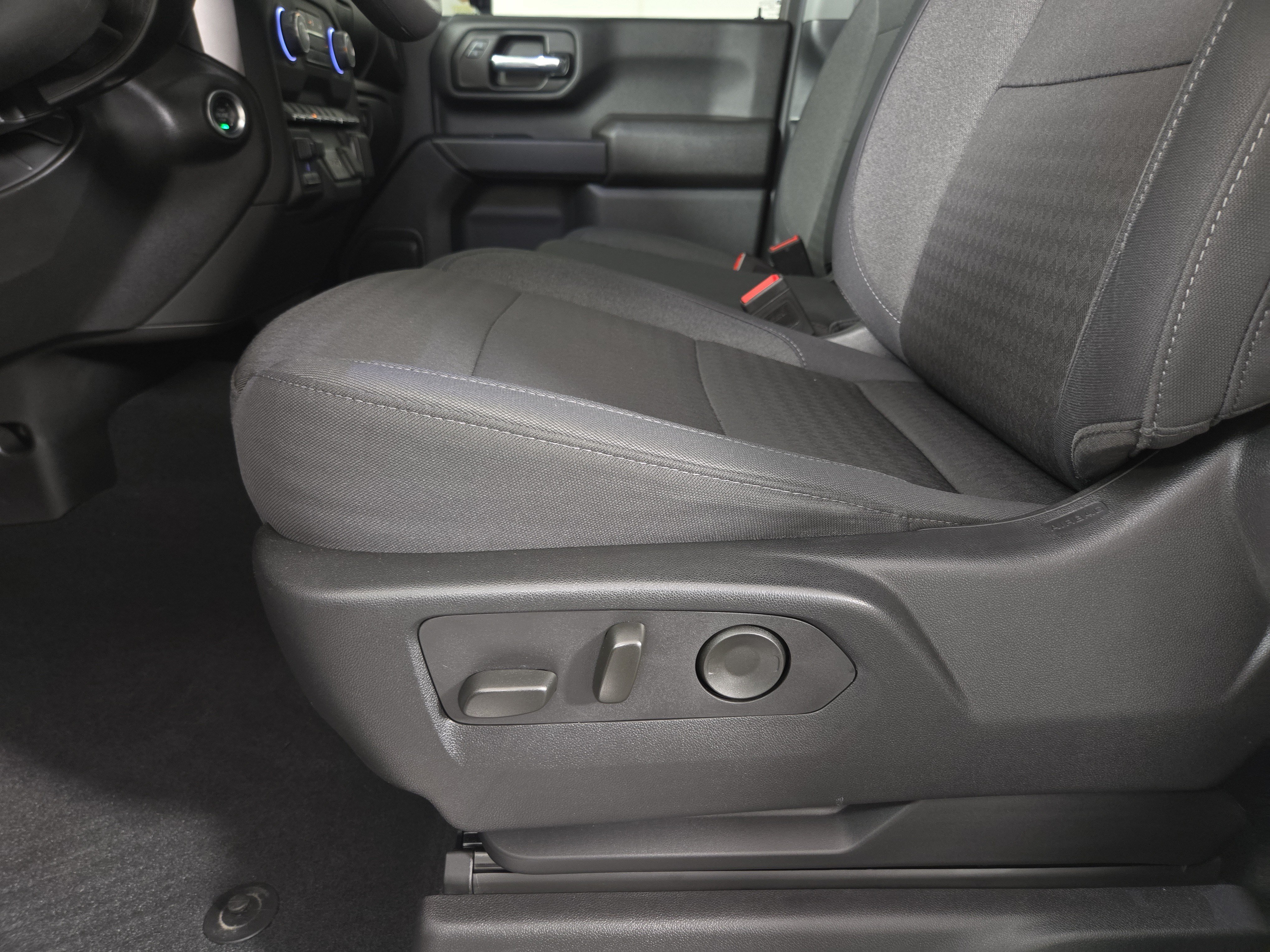 2025 Chevrolet Silverado 2500HD Custom - Photo 31