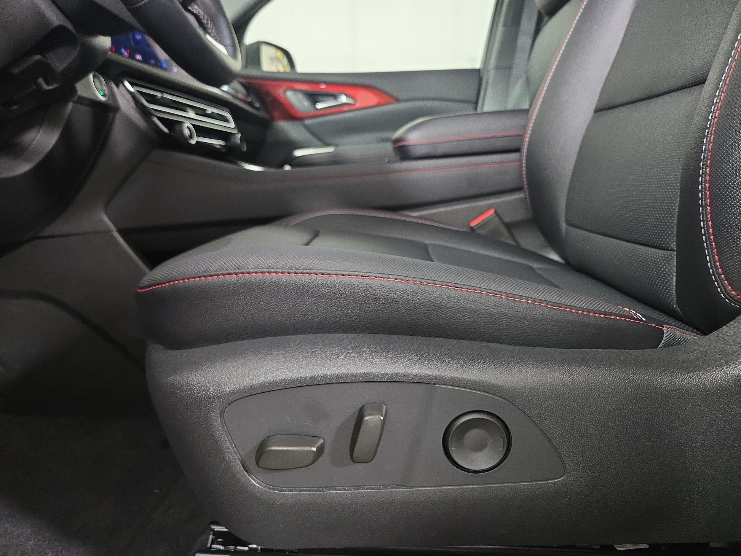 2025 Chevrolet Traverse Z71 - Photo 32
