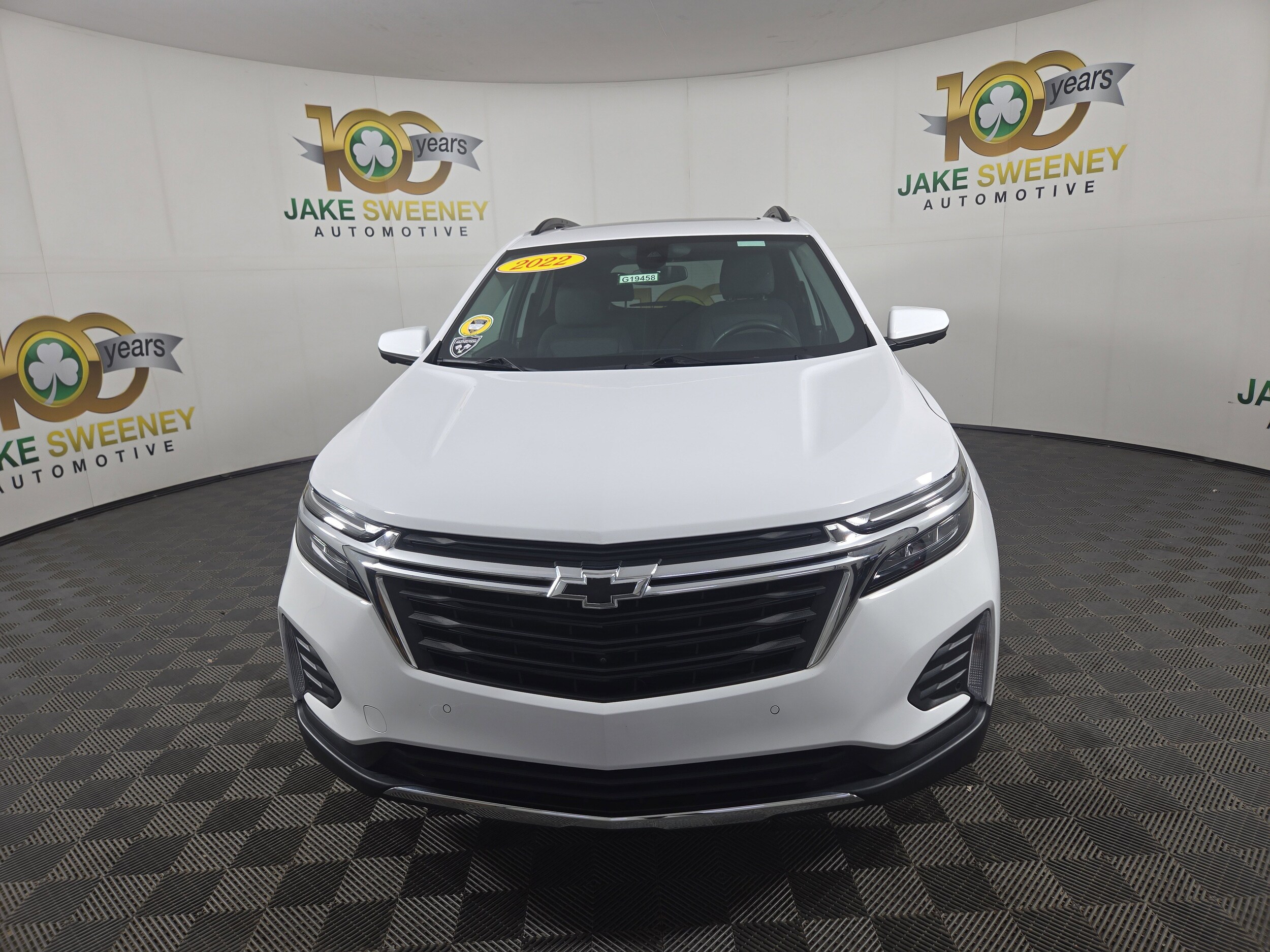 2022 Chevrolet Equinox LT photo 2