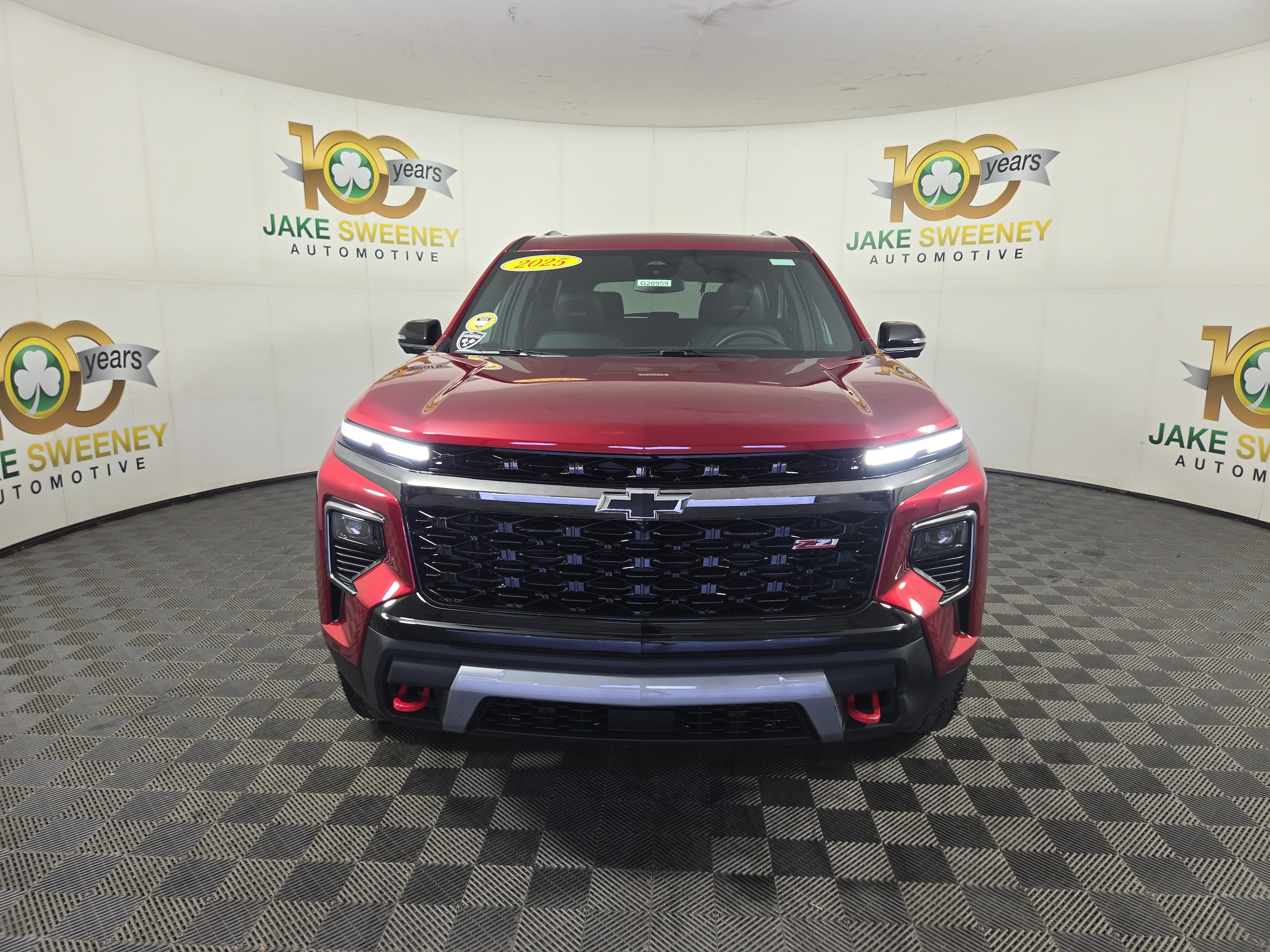2025 Chevrolet Traverse Z71 - Photo 2
