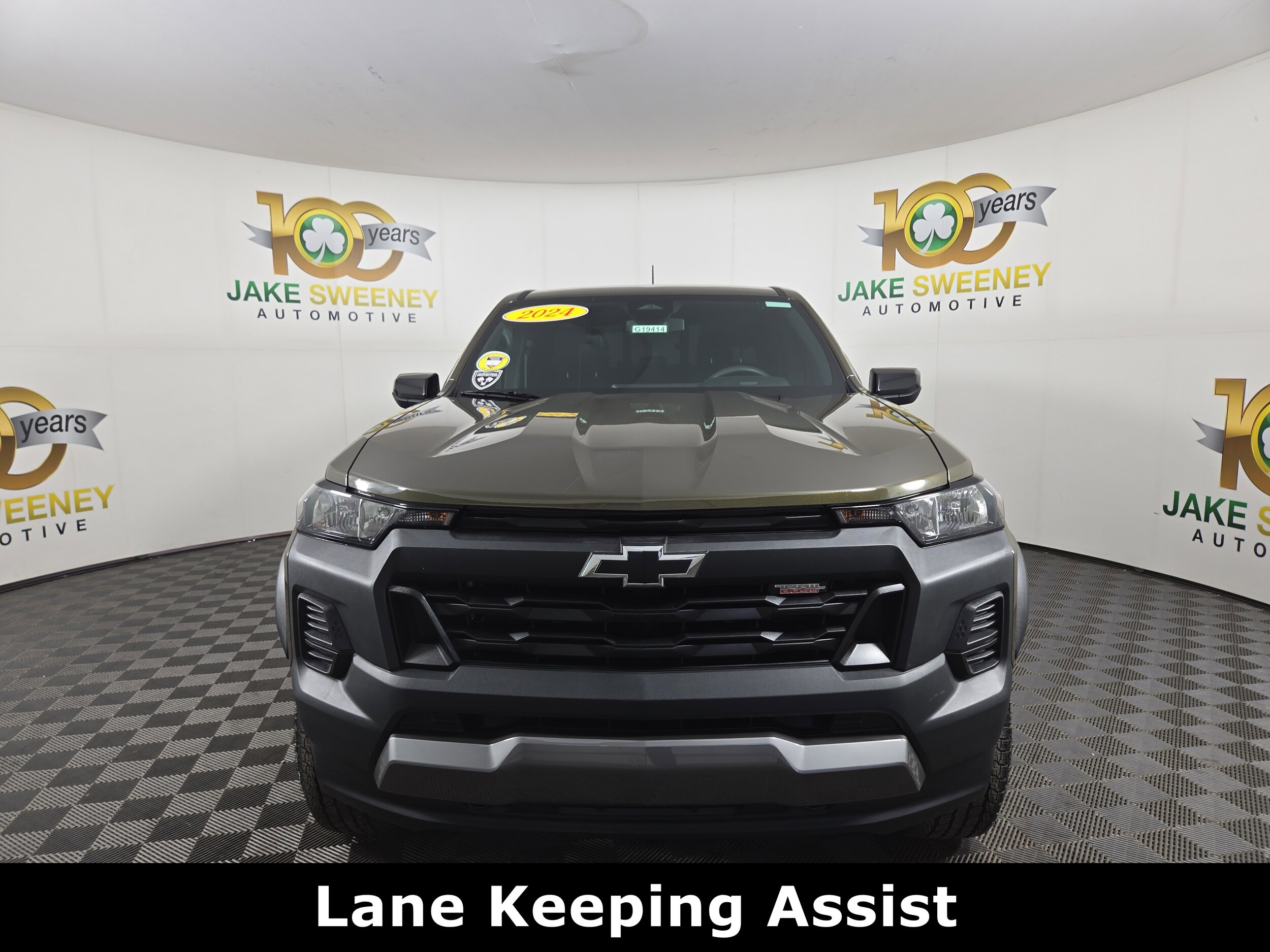 2024 Chevrolet Colorado Trail Boss photo 2